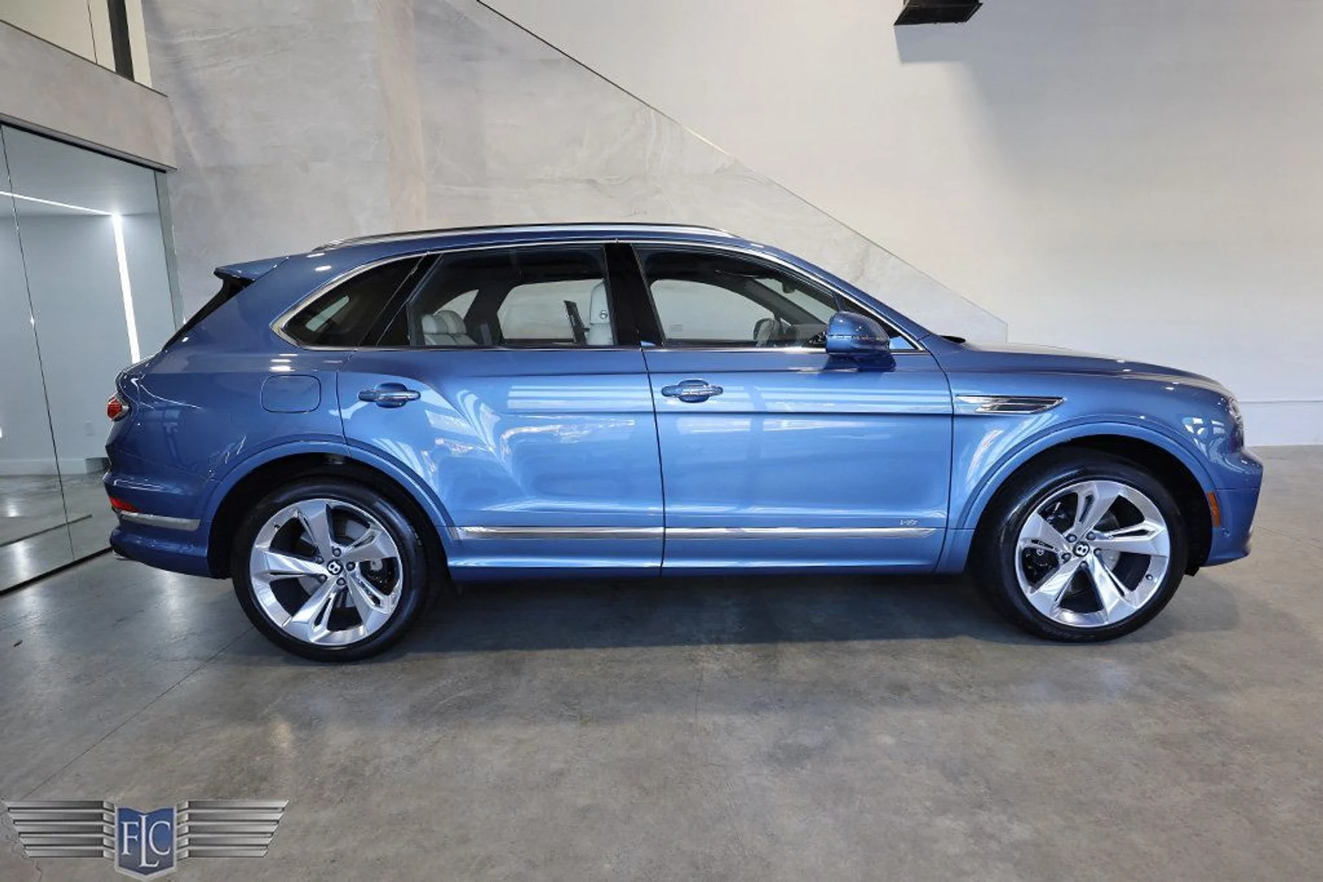 mph002_422744927_used_2022_bentley_bentayga_v8awd_9689_22903607_3_1024_c3b290436f