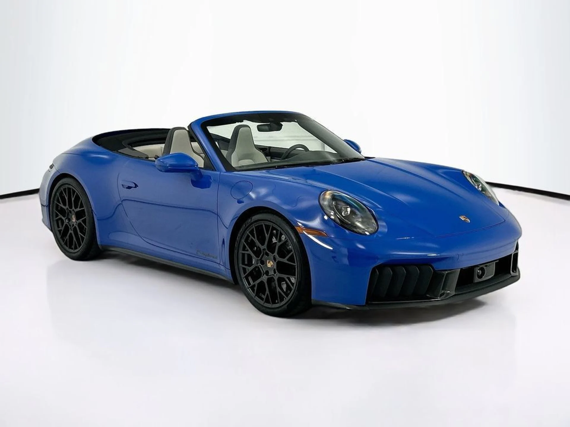 mph002_4228200101_used_2026_porsche_911_spirit70cabriolet_8119_23018992_3_1024_a76a62e263