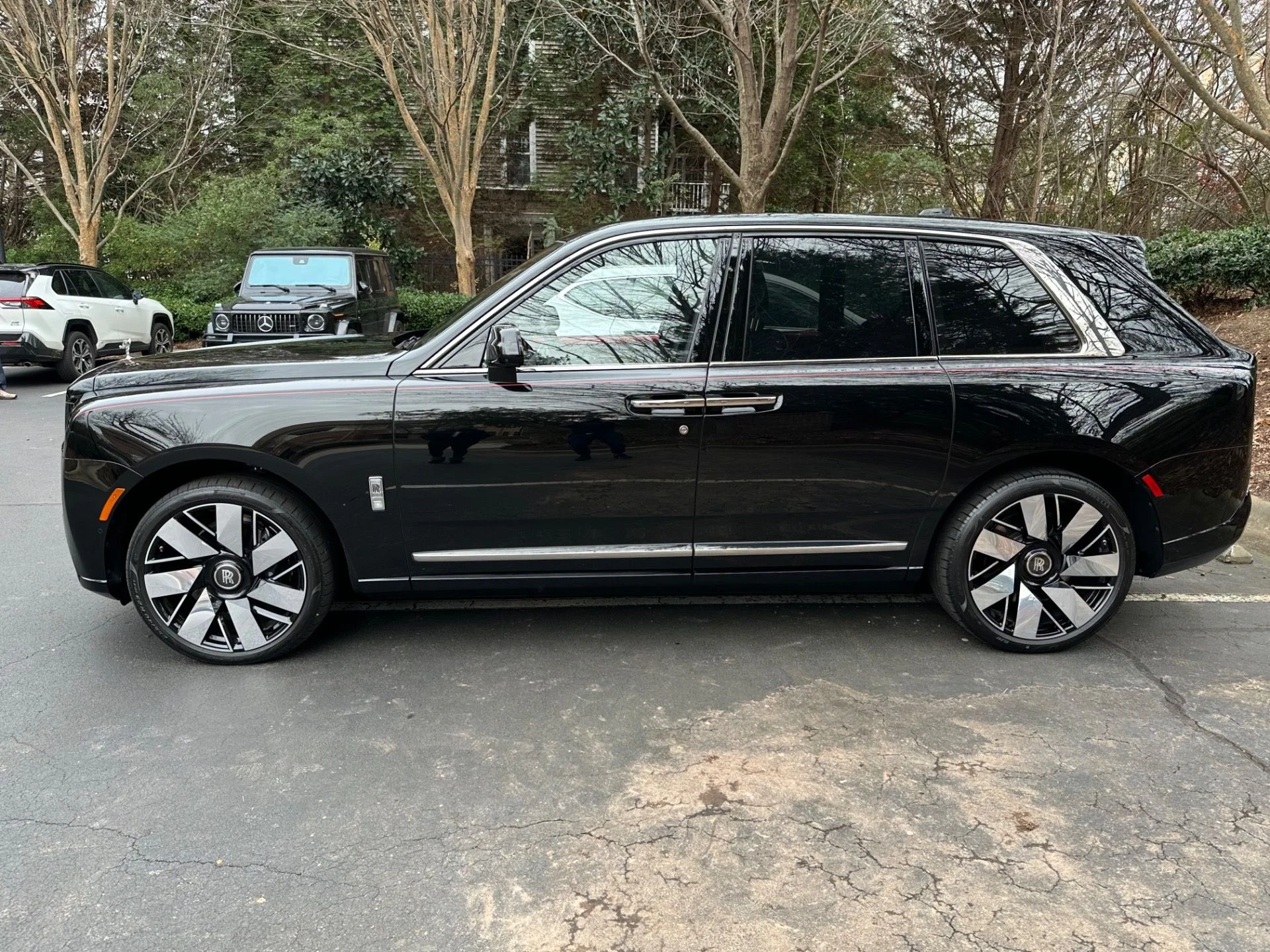 mph002_4231241758_Used_2025_Rolls_Royce_Cullinan_1764879794_bda9ca1028