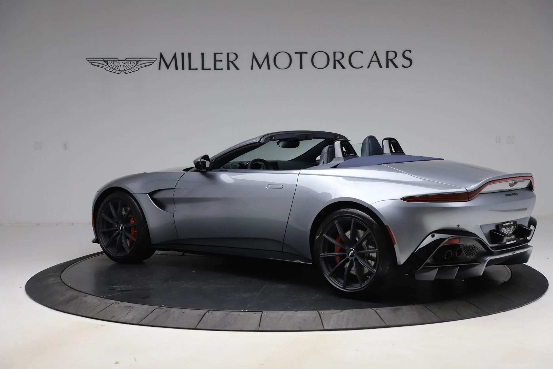 mph002_4238916702_Used_2021_Aston_Martin_Vantage_Roadster_1610739854_85ef4323b1