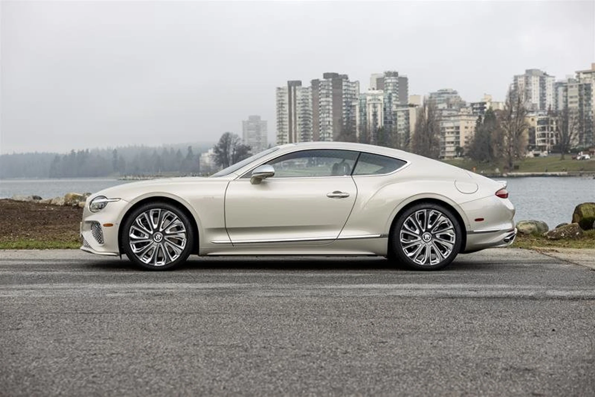 mph002_4245071157_37641600_00519_11714614_1577164496_b7addb580f