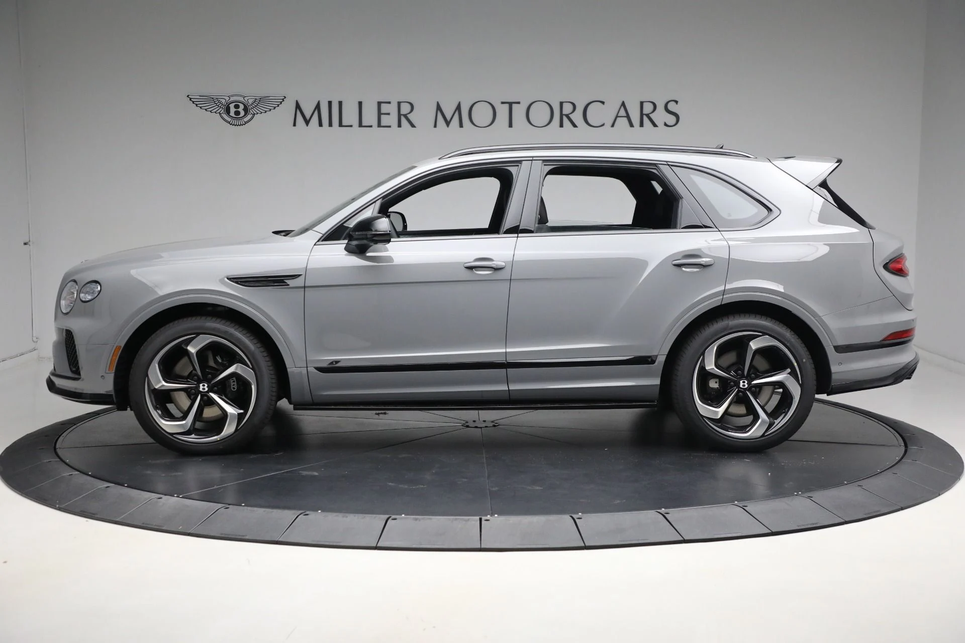 mph002_4245386343_New_2024_Bentley_Bentayga_S_V8_865f1db661