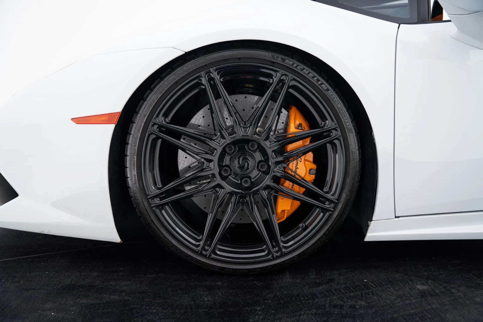 mph002_4247260539_Used_2015_Lamborghini_Huracan_LP_610_4_1792523911_b9da2ee6a2