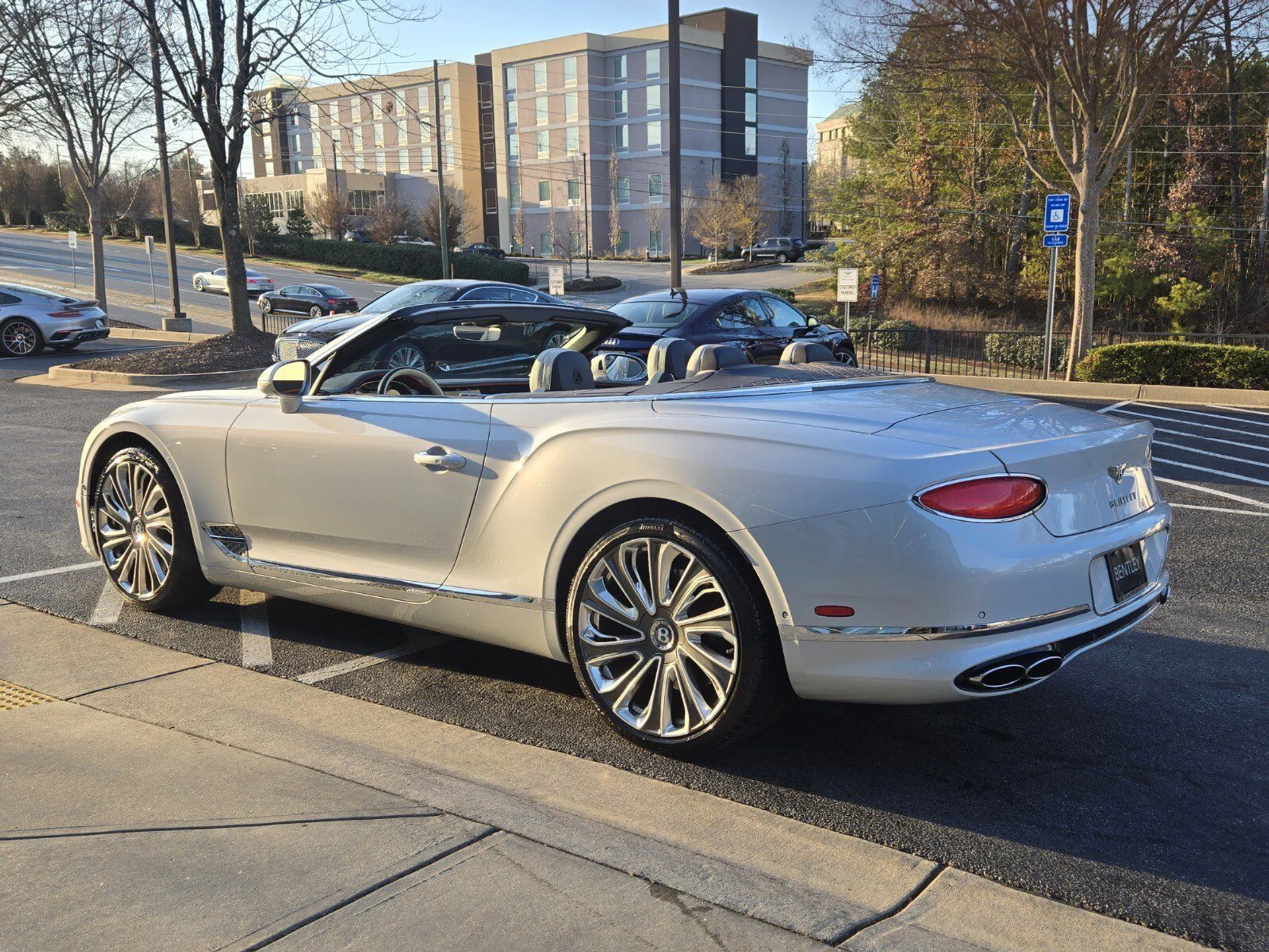 mph002_4257768945_6ef4930dc47e47665b2f463aae6e141ax_7bfe6a1b29