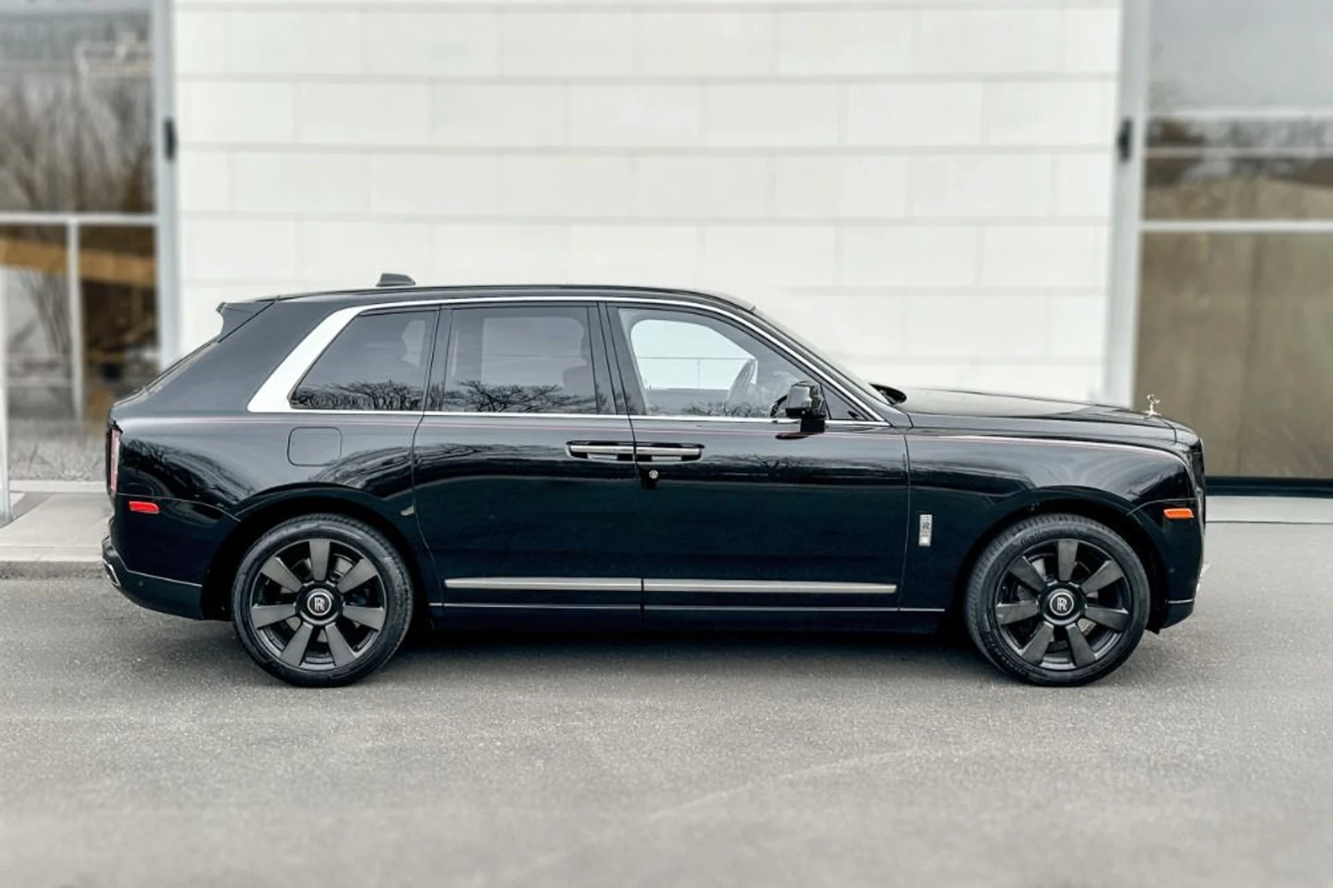 mph002_4257924049_Used_2020_Rolls_Royce_Cullinan_1768571704_0387445921