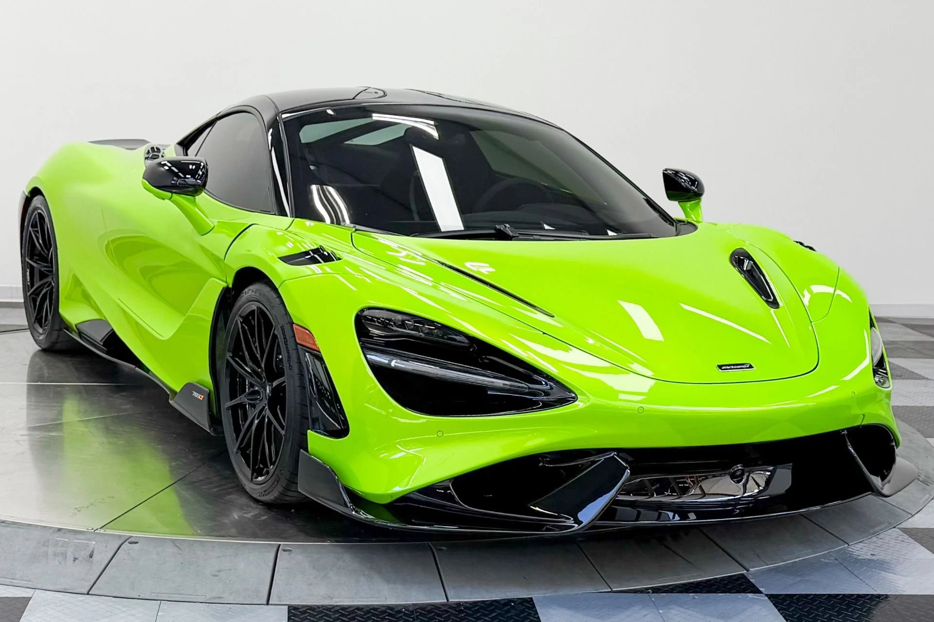 mph002_4269757307_Used_2021_Mc_Laren_765_LT_MSO_Paint_73_of_765_Built_1782927197_a822652745