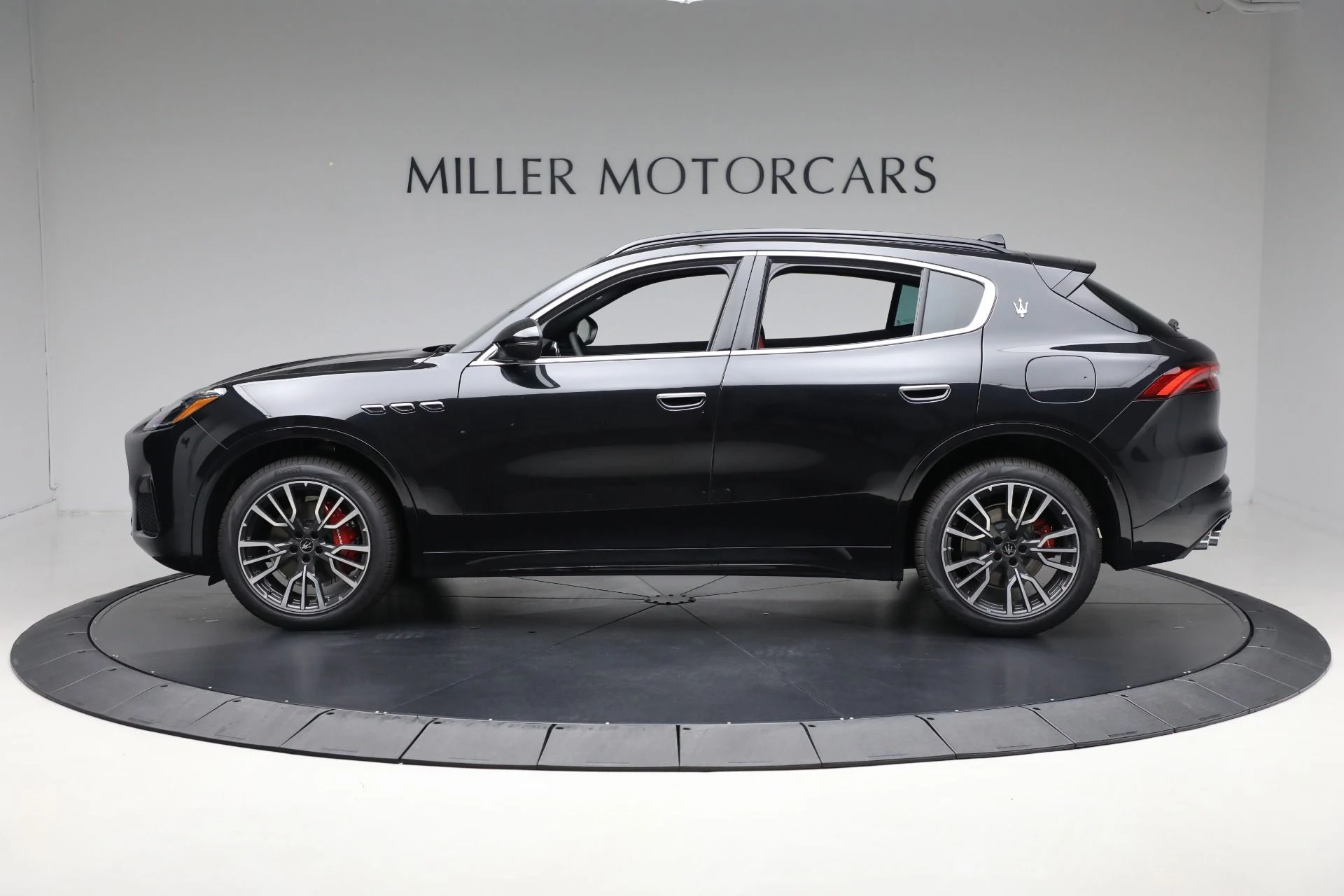 mph002_427237549_New_2025_Maserati_Grecale_e81fb41b1a