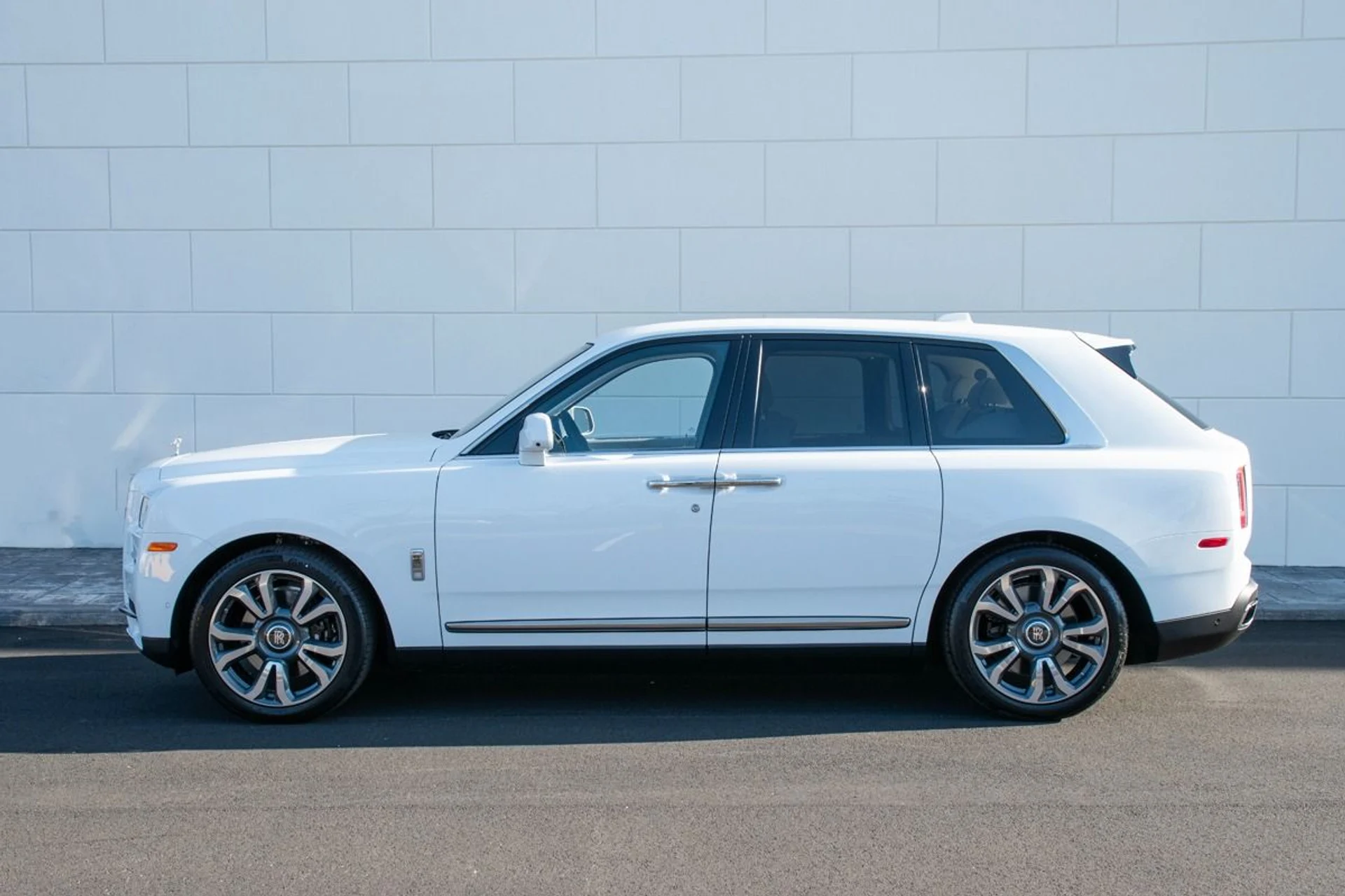 mph002_427453140_Used_2024_Rolls_Royce_Cullinan_1710340715_844cf398f0