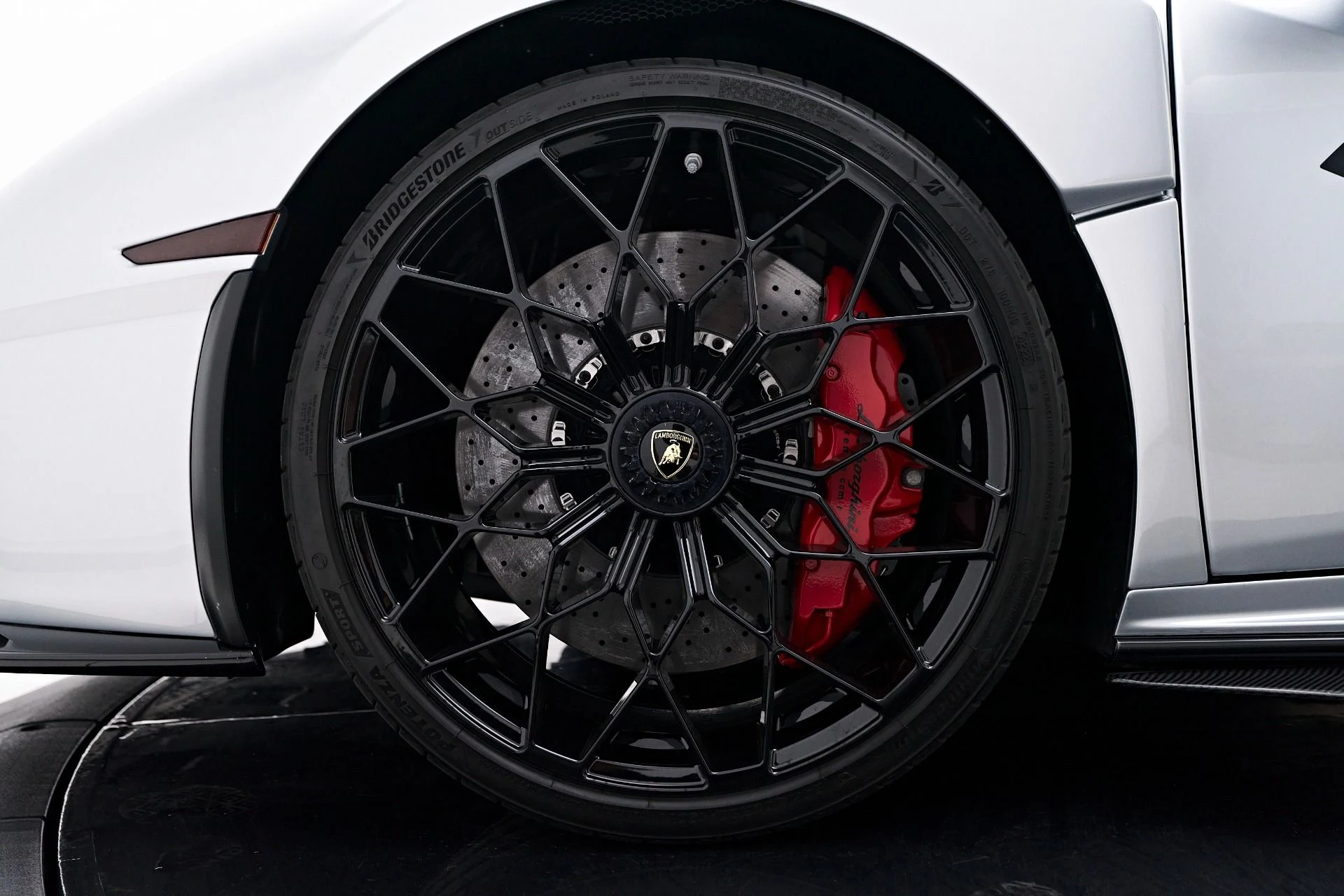 mph002_4282553014_Used_2023_Lamborghini_Huracan_STO_Base_1754673347_f98f89f0c9