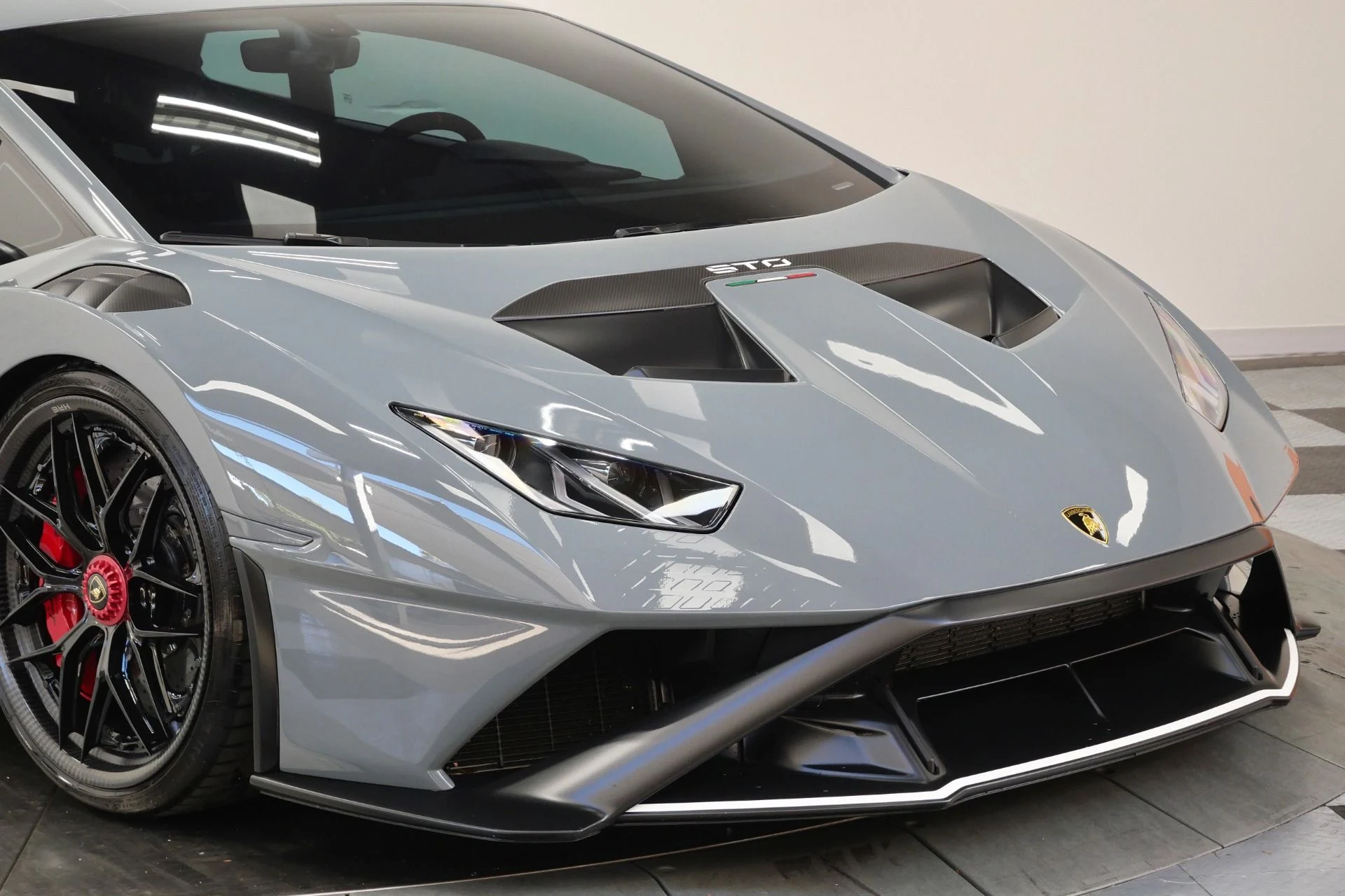 mph002_4284581548_Used_2022_Lamborghini_Huracan_STO_VF_Supercharger_HRE_Carbon_Fiber_Wheels_1784928599_0fc02dc717