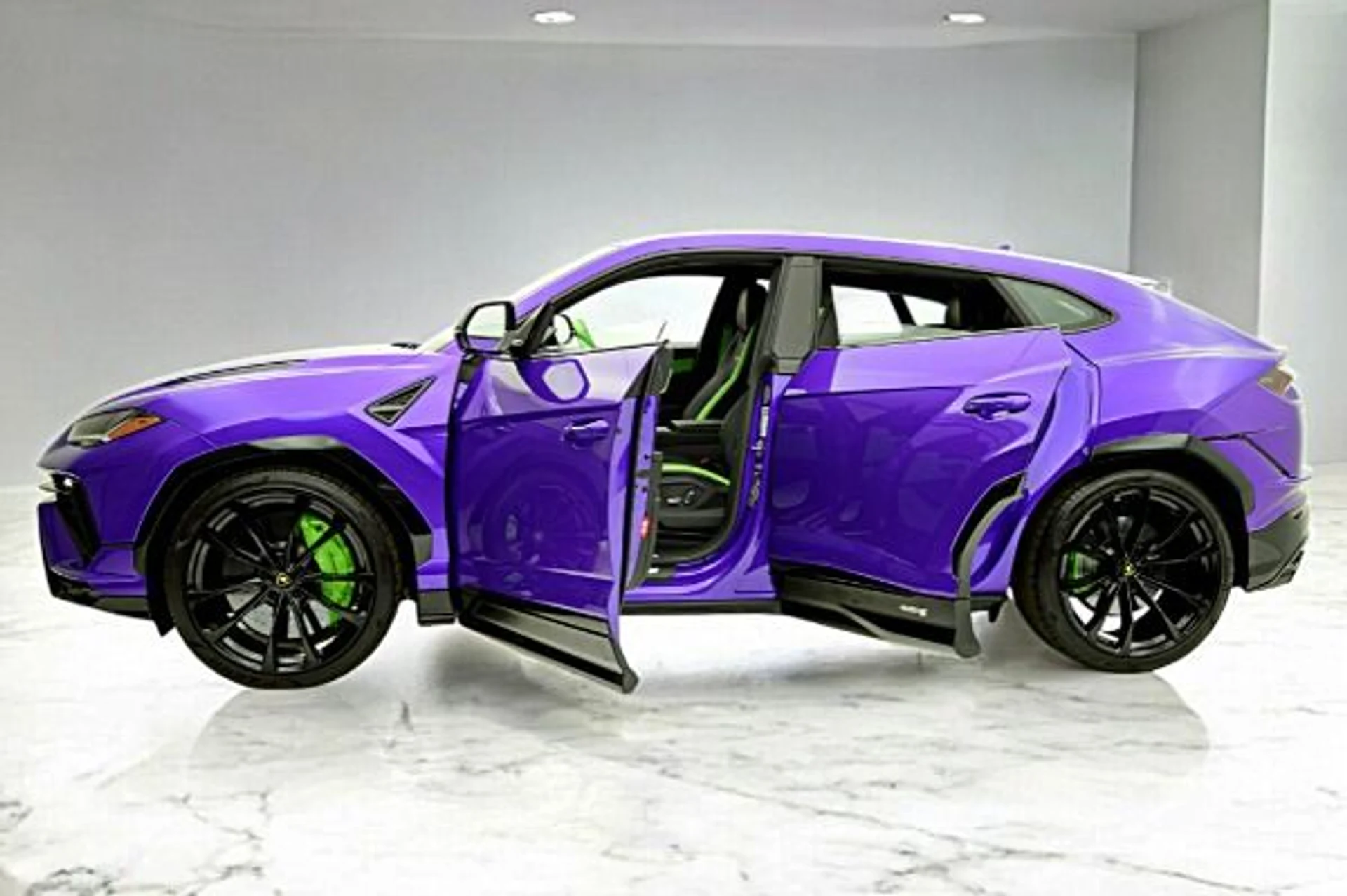 mph002_4287016883_Used_2024_Lamborghini_Urus_S_ecaae97a3a