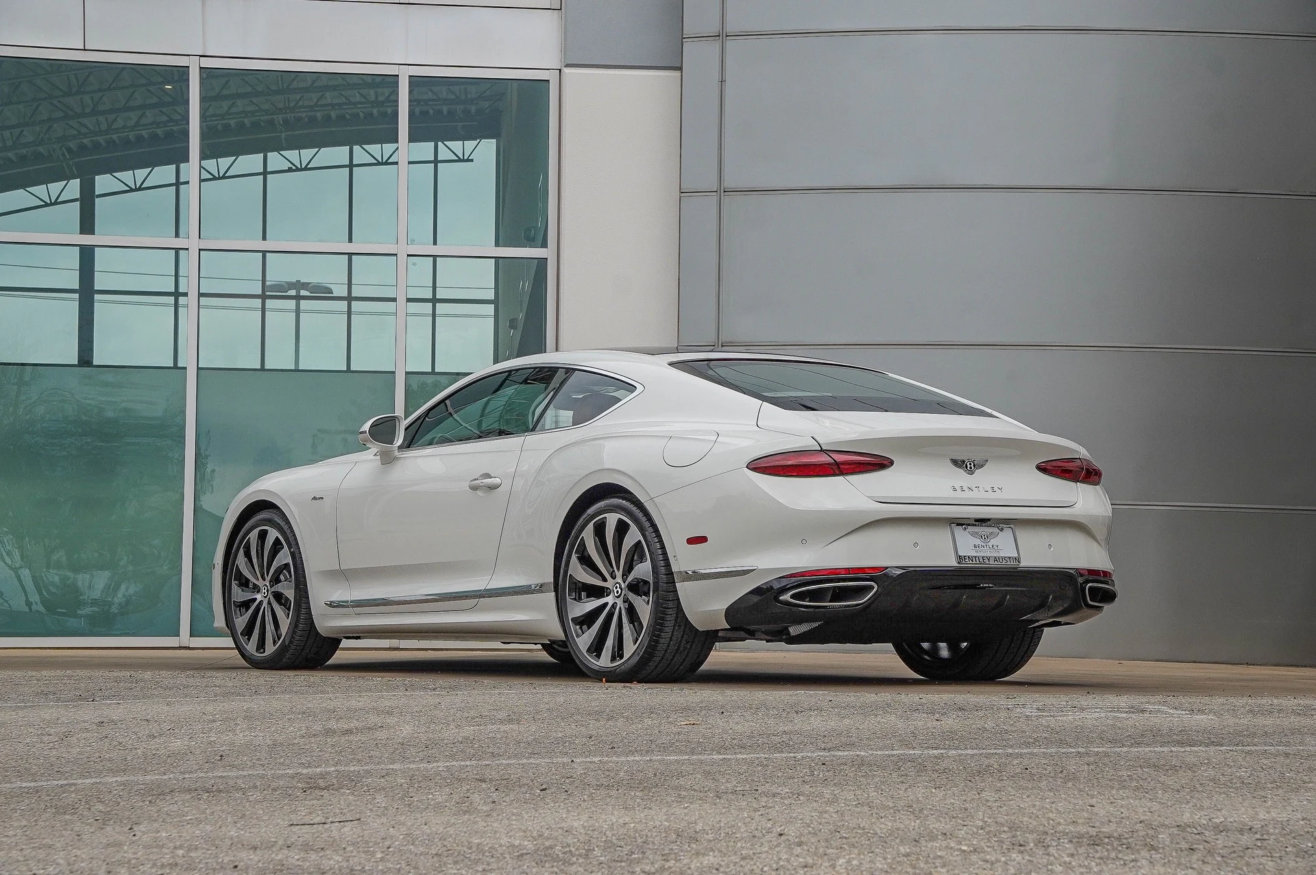 mph002_4287059098_Hi_Tech_Luxury_Imports_LLC_SCBCP_2_ZG_7_TC_025858_image_2_0ca6c498cf