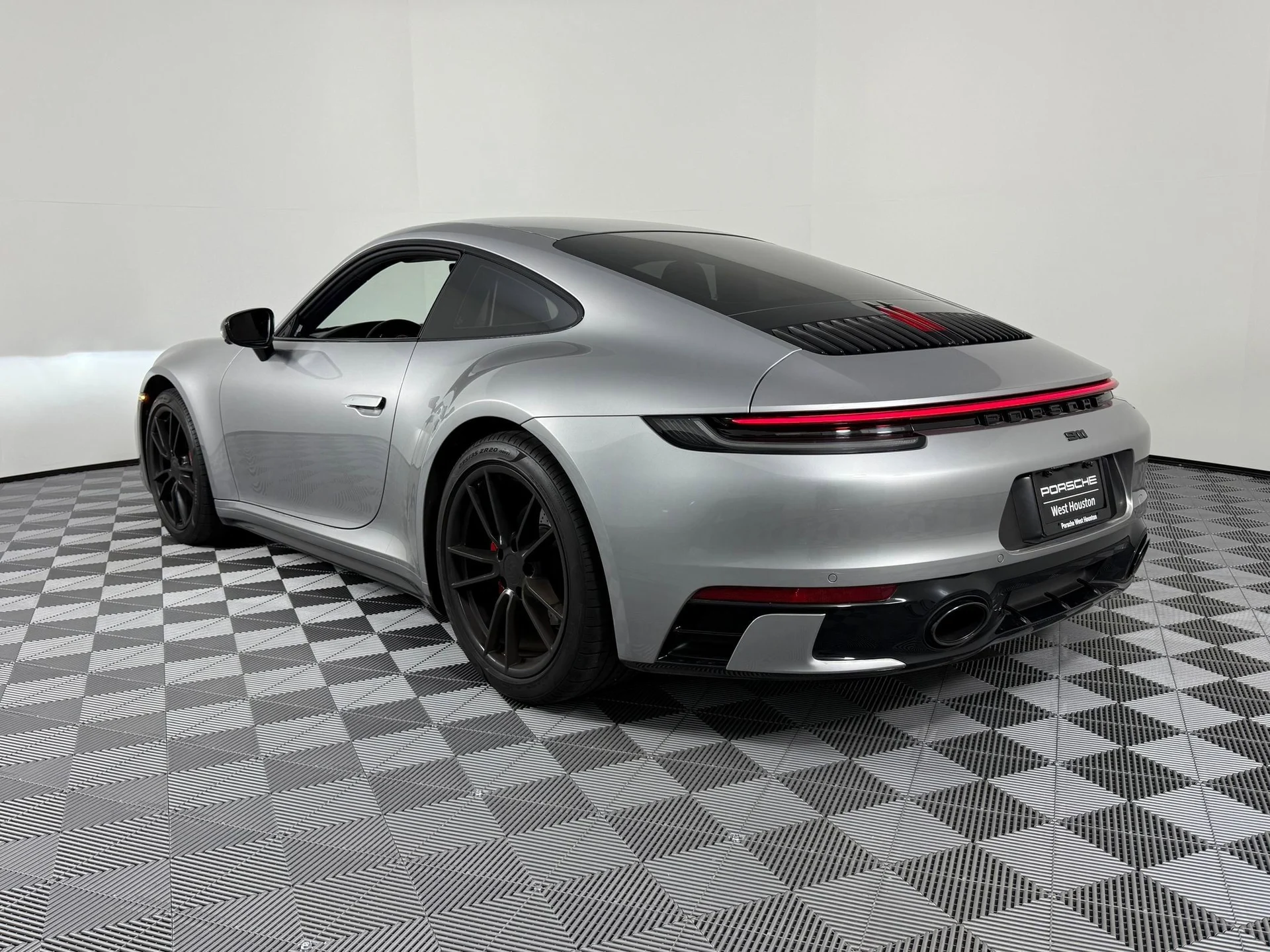 mph002_4287135121_0112a48dbf2e90d5fe1a5283260d2cdax_36708aaa9b