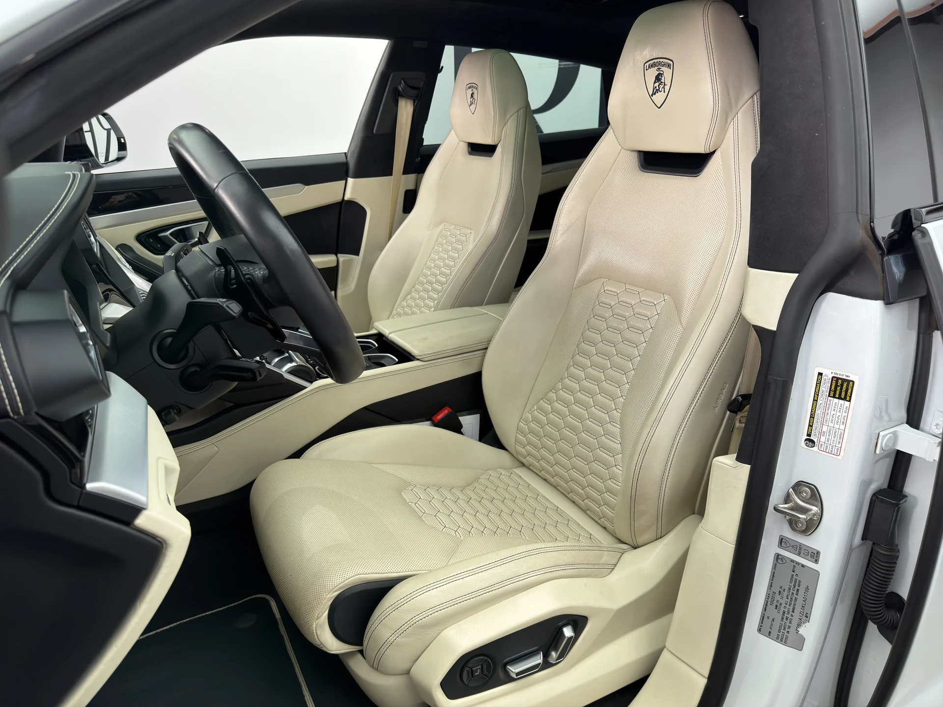 mph002_449651441_RPA_3721_interior_002_36e00025cf