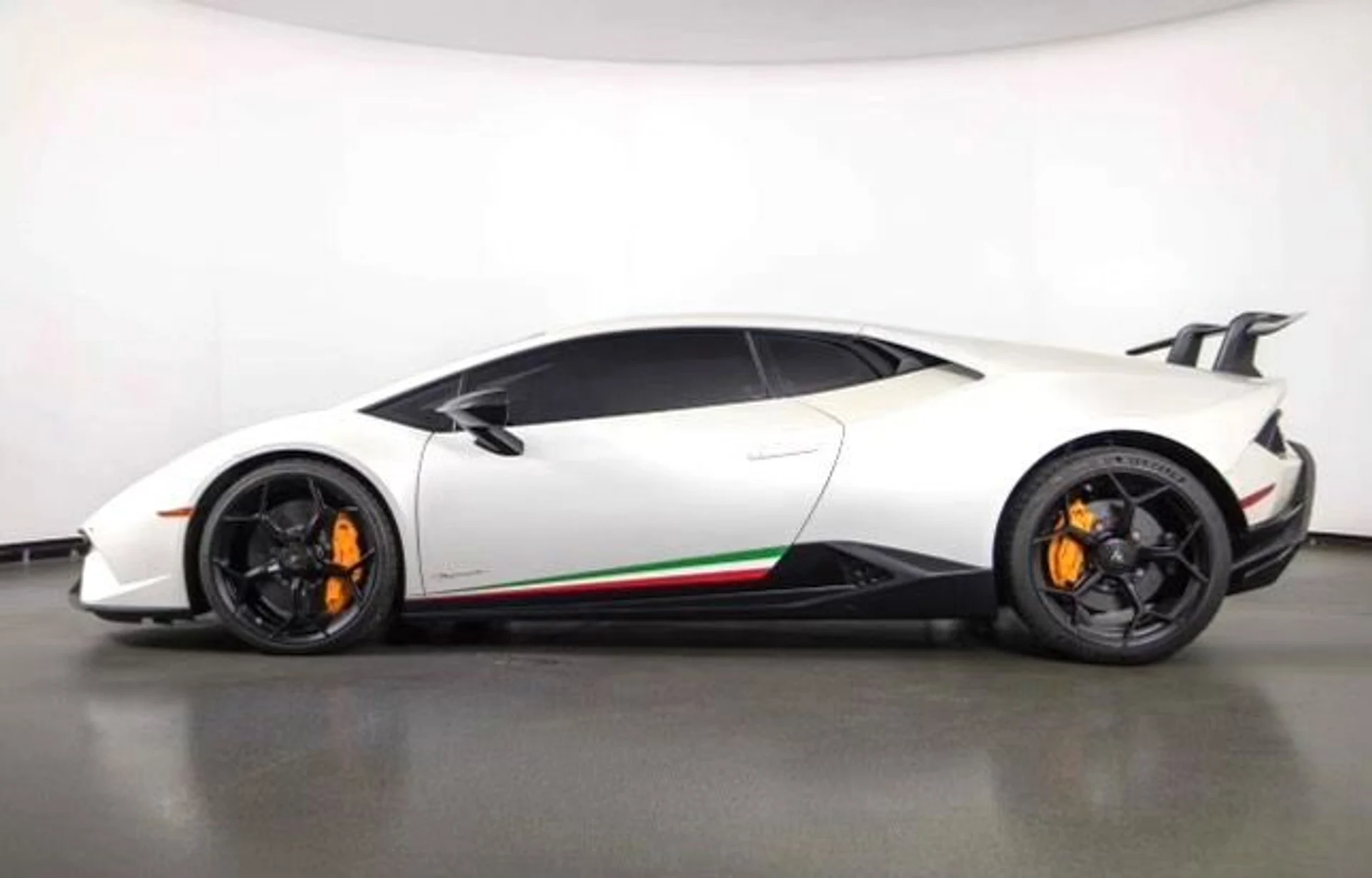 mph002_449903787_13511_p3_l_f8697ac321