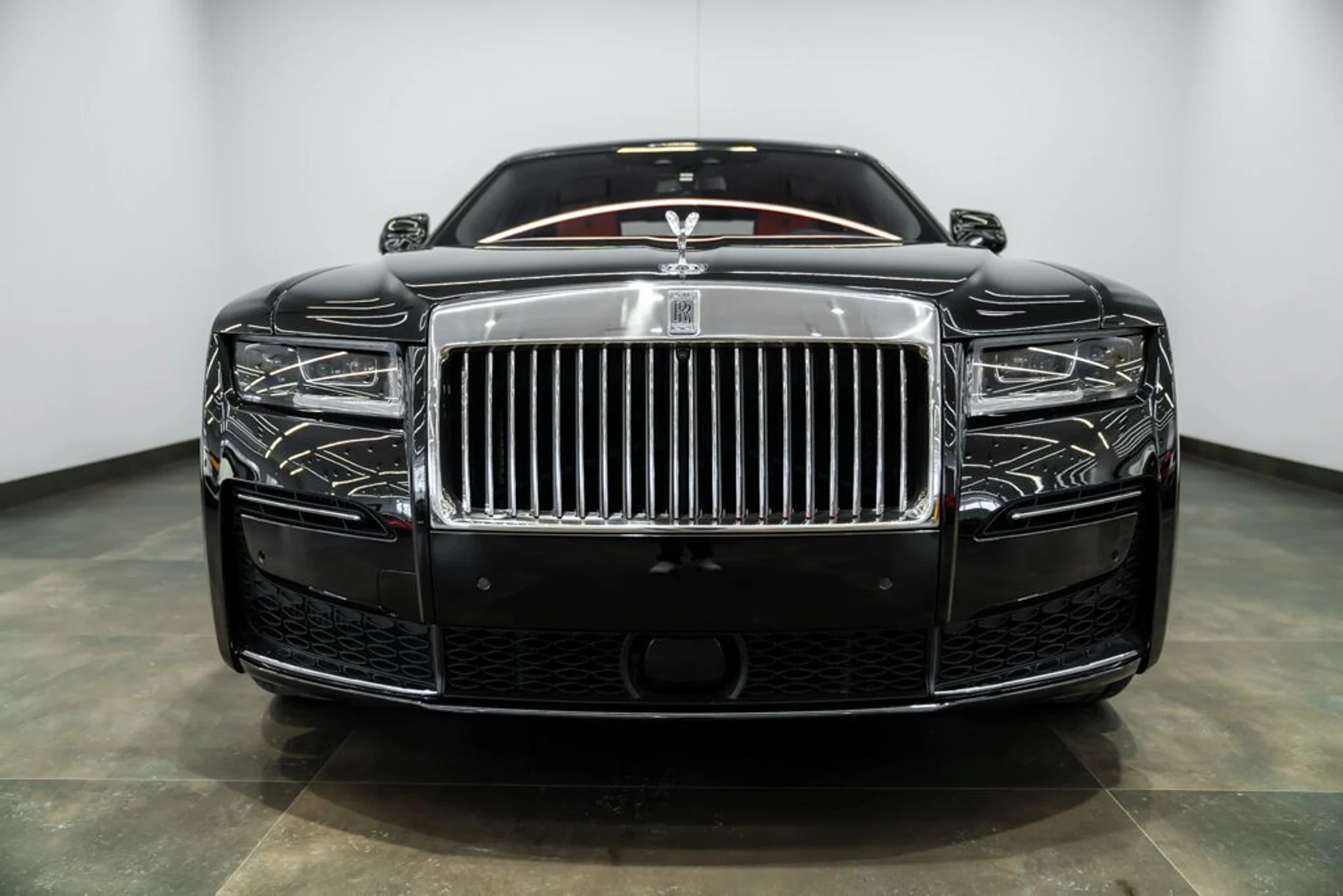 mph002_454282661_rolls_royce_ghost_2021_jpg_v_1754355020_db6da1a87a