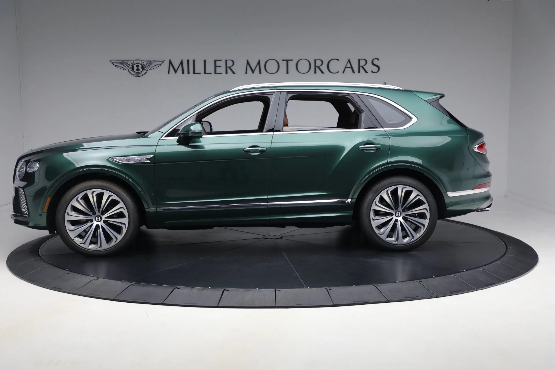 mph002_459131863_New_2025_Bentley_Bentayga_Atelier_V8_5da803a4e6