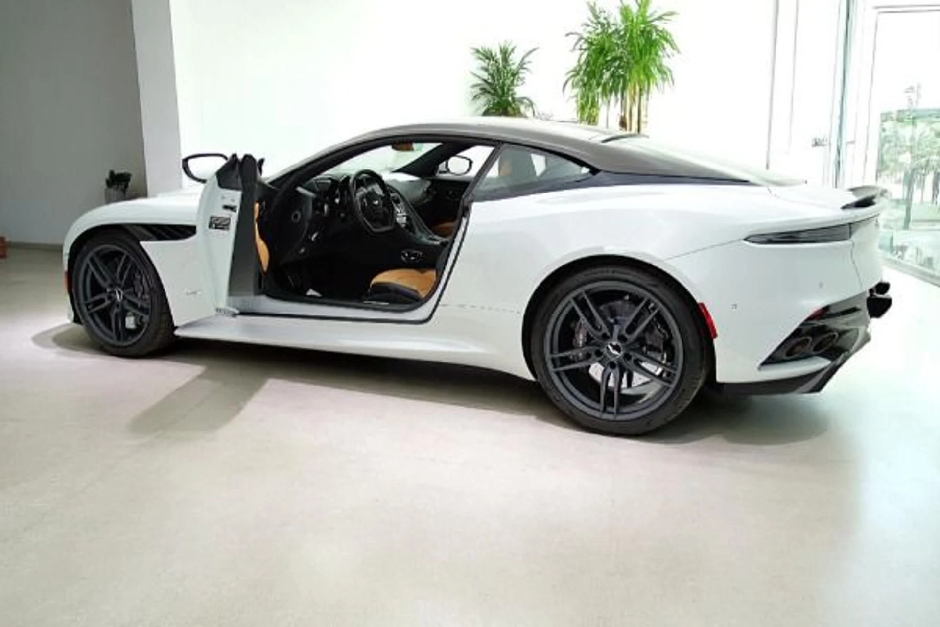 mph002_484238840_Used_2019_Aston_Martin_DBS_Superleggera_85f3f07b67
