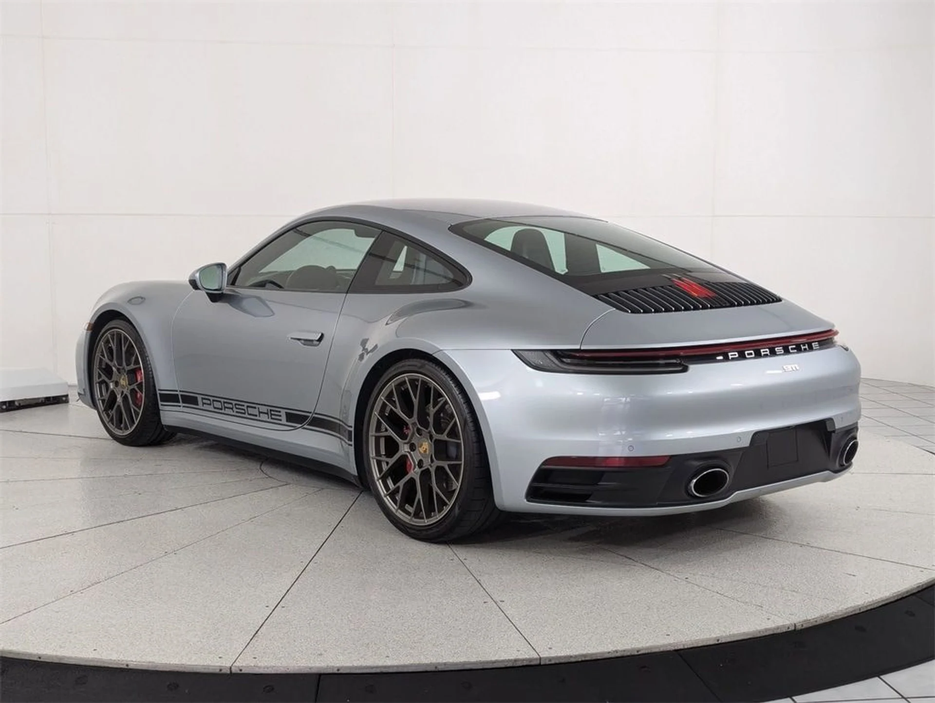 mph002_489344618_7c8a5ecf4e286084a985a7dccec479c1x_34b5ce6a40