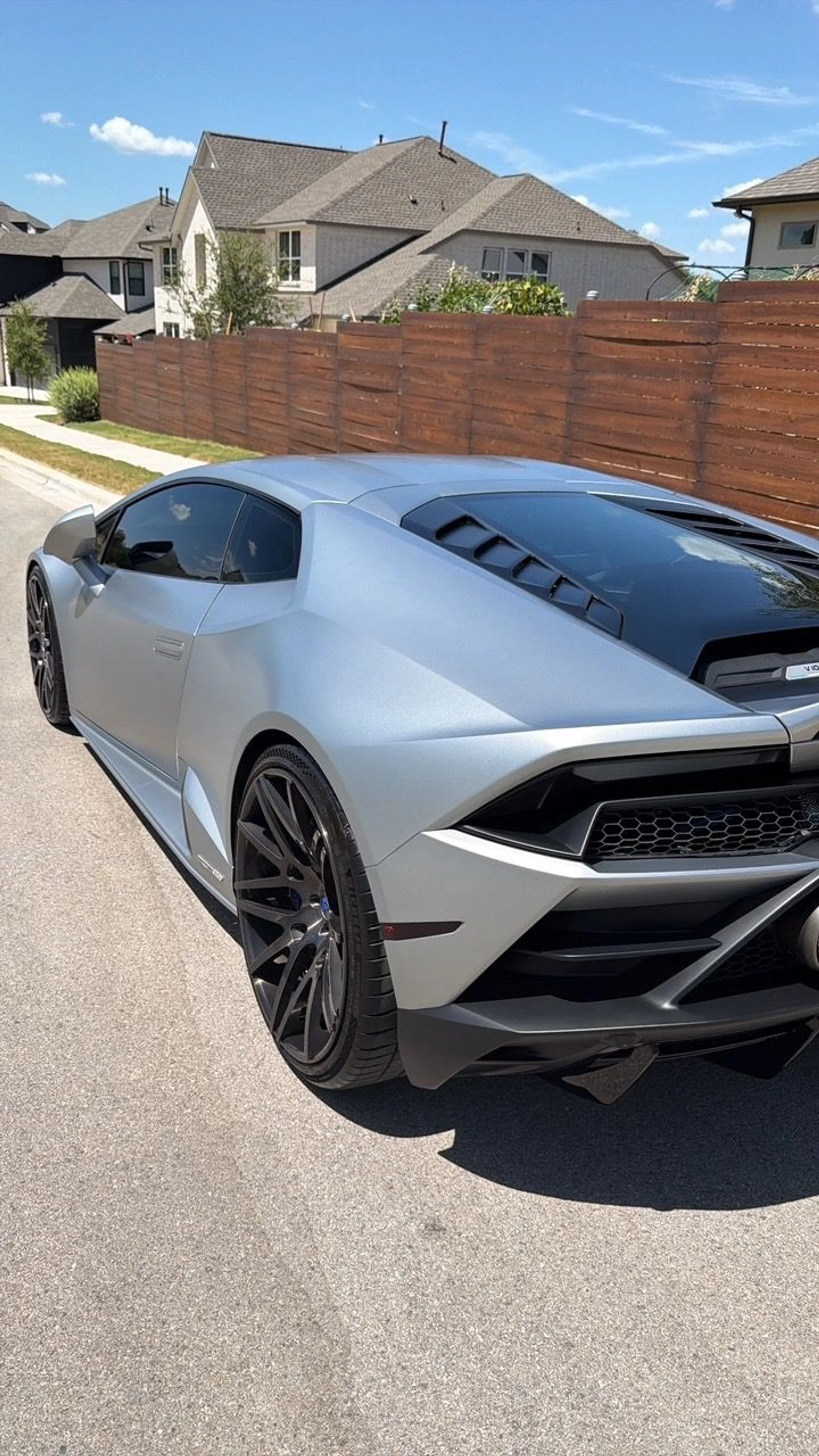 mph002_49527867_Used_2020_Lamborghini_Huracan_EVO_1791379581_bf8bc46c1b