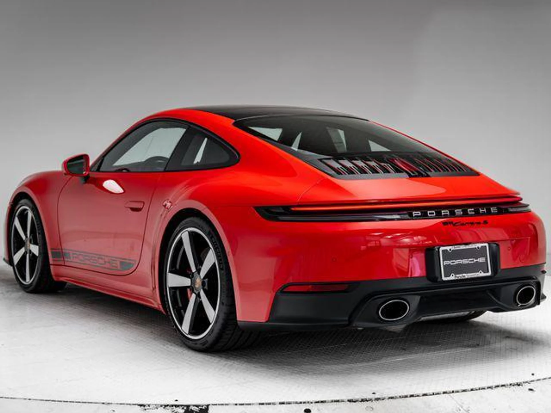 mph002_497629101_f_Fm5z_JE_1_Th3ykdpu5fuv_M73_XAAU_f0b5c8ca35