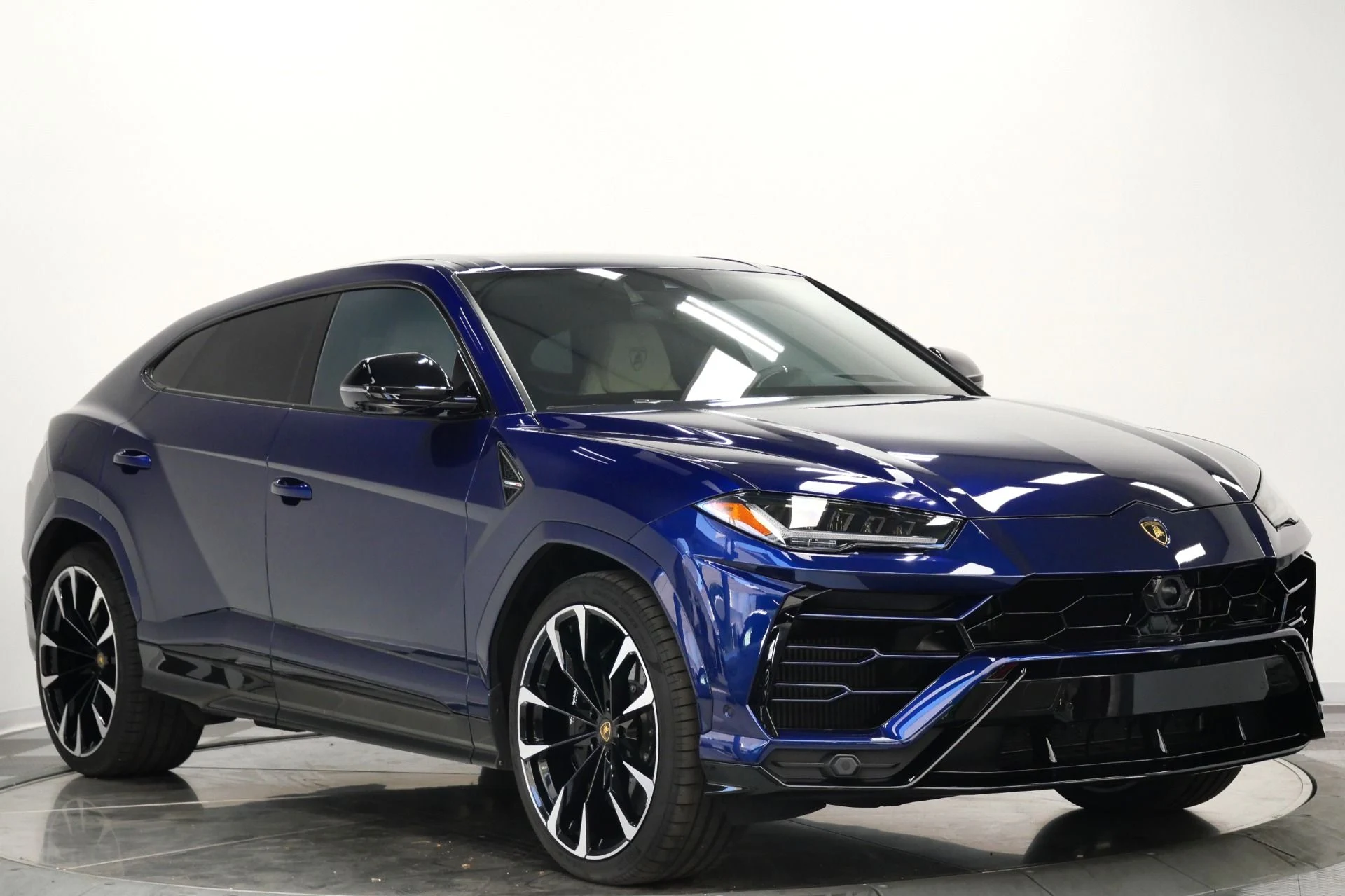mph002_50403623_Used_2022_Lamborghini_Urus_23_Inch_Wheels_Two_Tone_Interior_Bang_and_Olufsen_Audio_1775677581_e58076b7c6