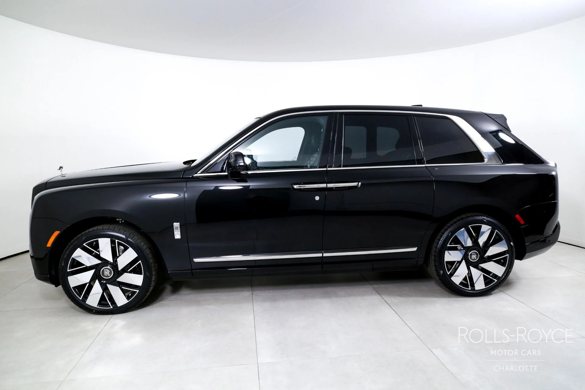 mph002_512503686_Used_2026_Rolls_Royce_Cullinan_1765392948_59b2dbca55
