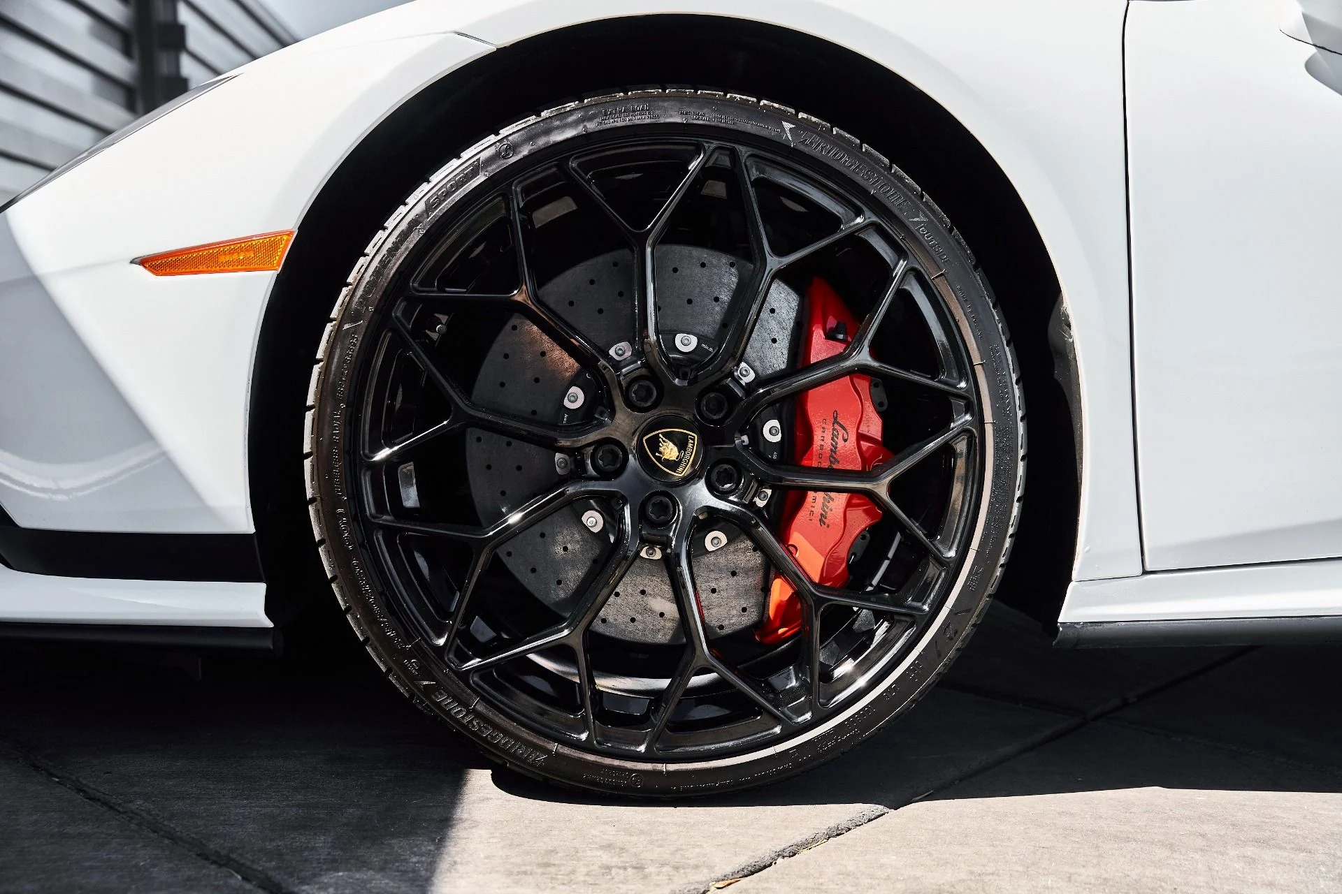 mph002_520105117_Used_2023_Lamborghini_Huracan_1778117582_c7dd61d96e