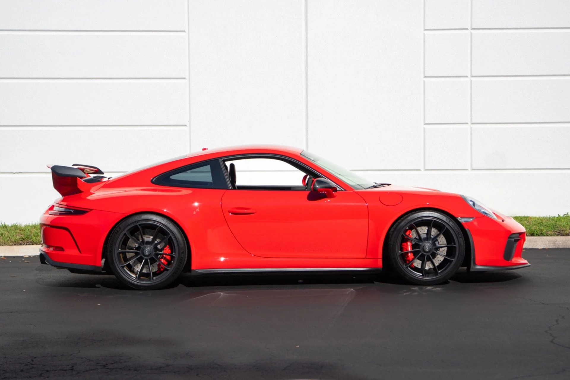 mph002_55423352_Used_2018_Porsche_911_GT_3_1755032810_0321181145