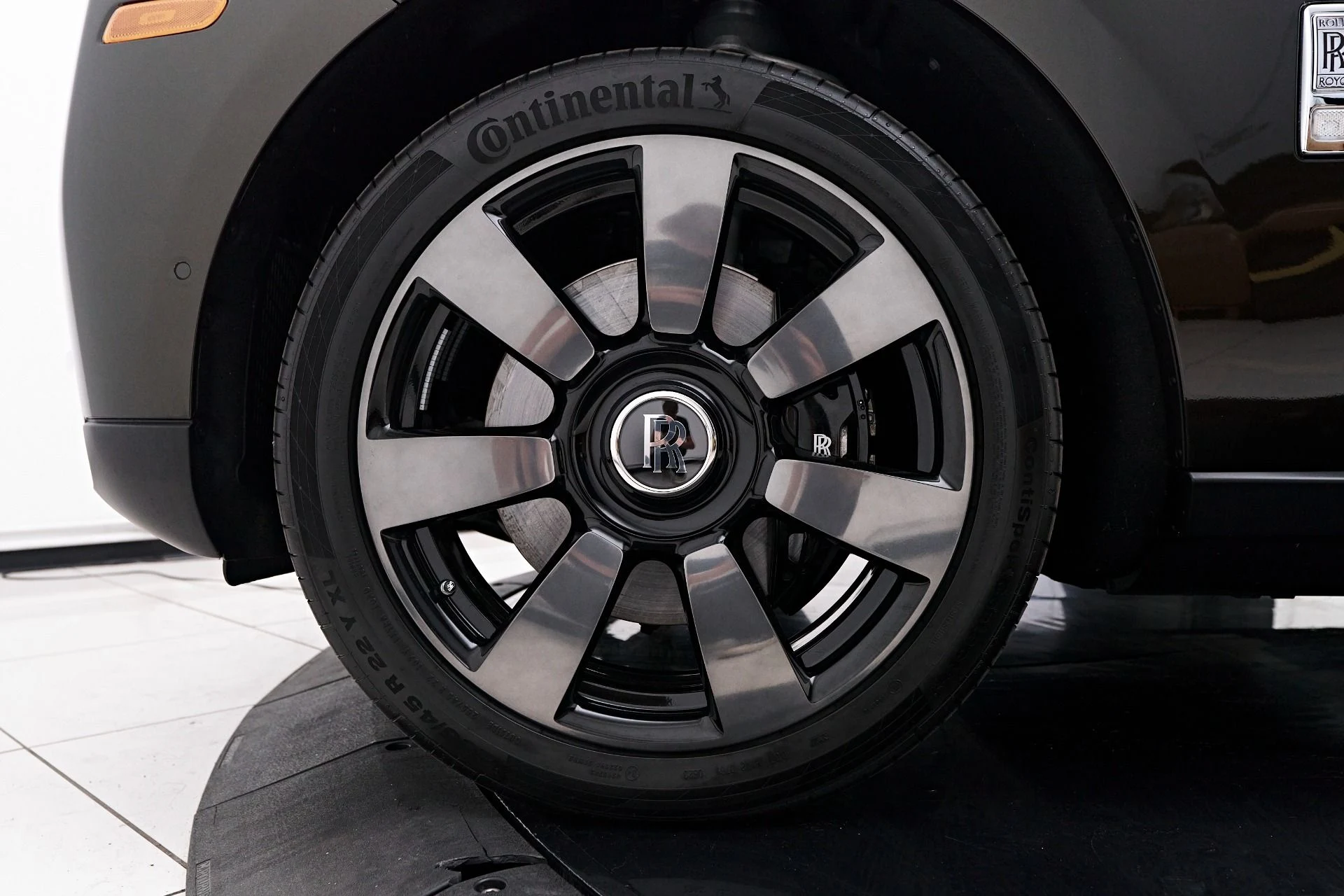 mph002_568497363_Used_2023_Rolls_Royce_Cullinan_Base_1759189294_7ad4ca5898