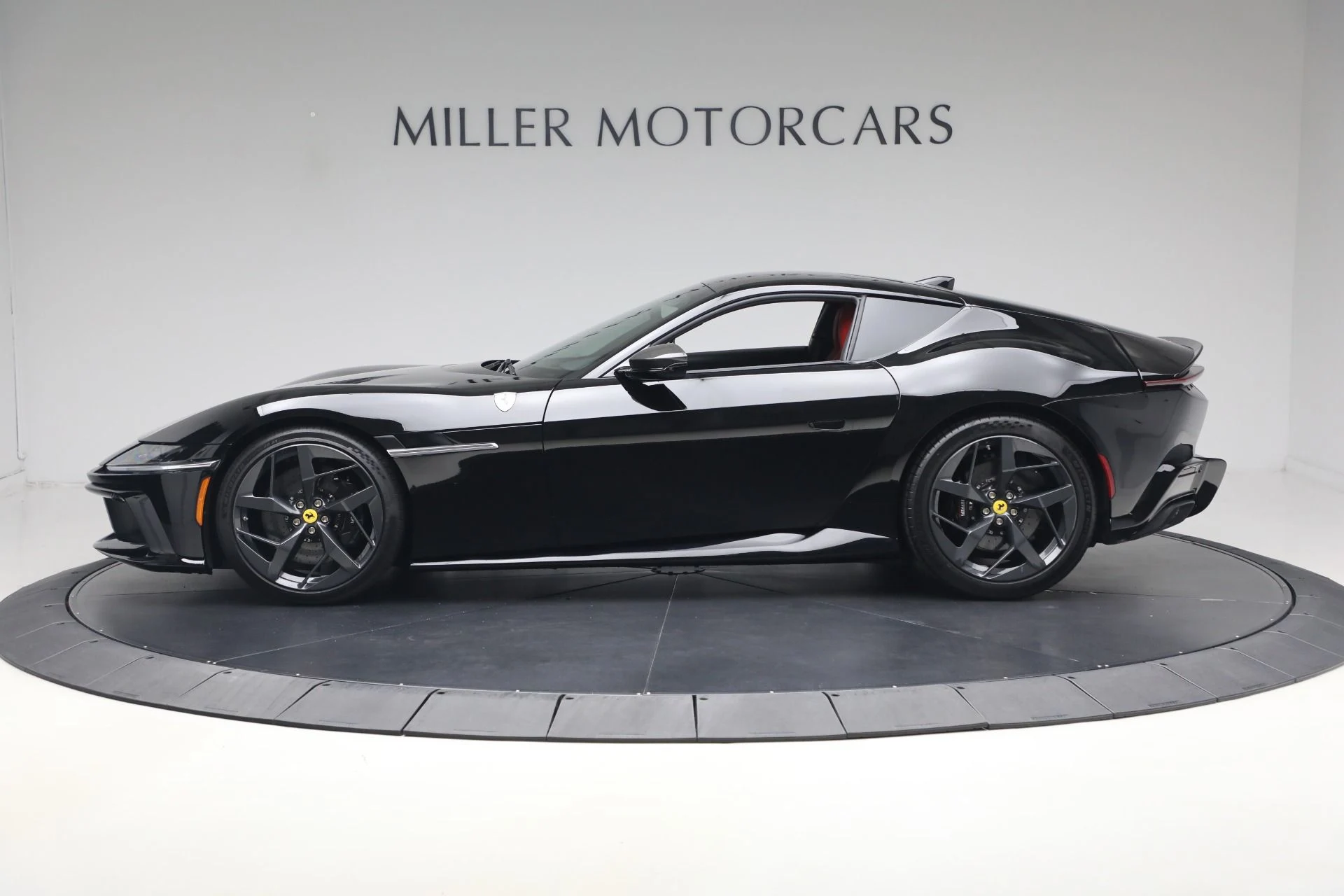 mph002_575112819_Used_2025_Ferrari_12_Cilindri_1784639089_1a74d2d678