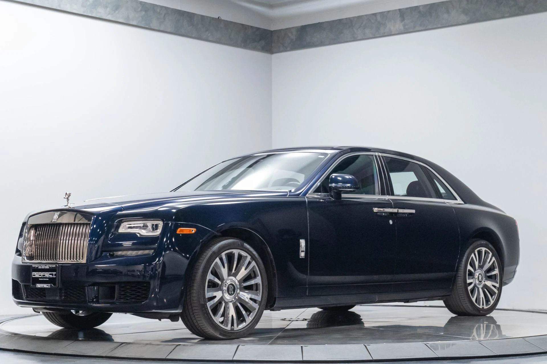 mph002_575827046_Used_2018_Rolls_Royce_Ghost_Base_1786492649_fa5d7408cc
