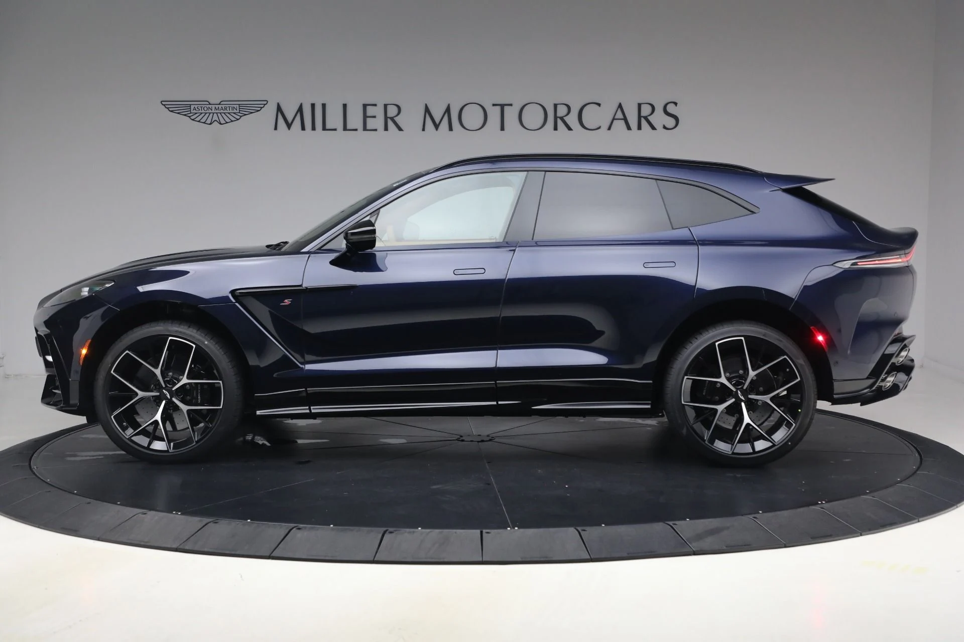 mph002_577710537_New_2026_Aston_Martin_DBX_S_1792514603_3b7d099fcd