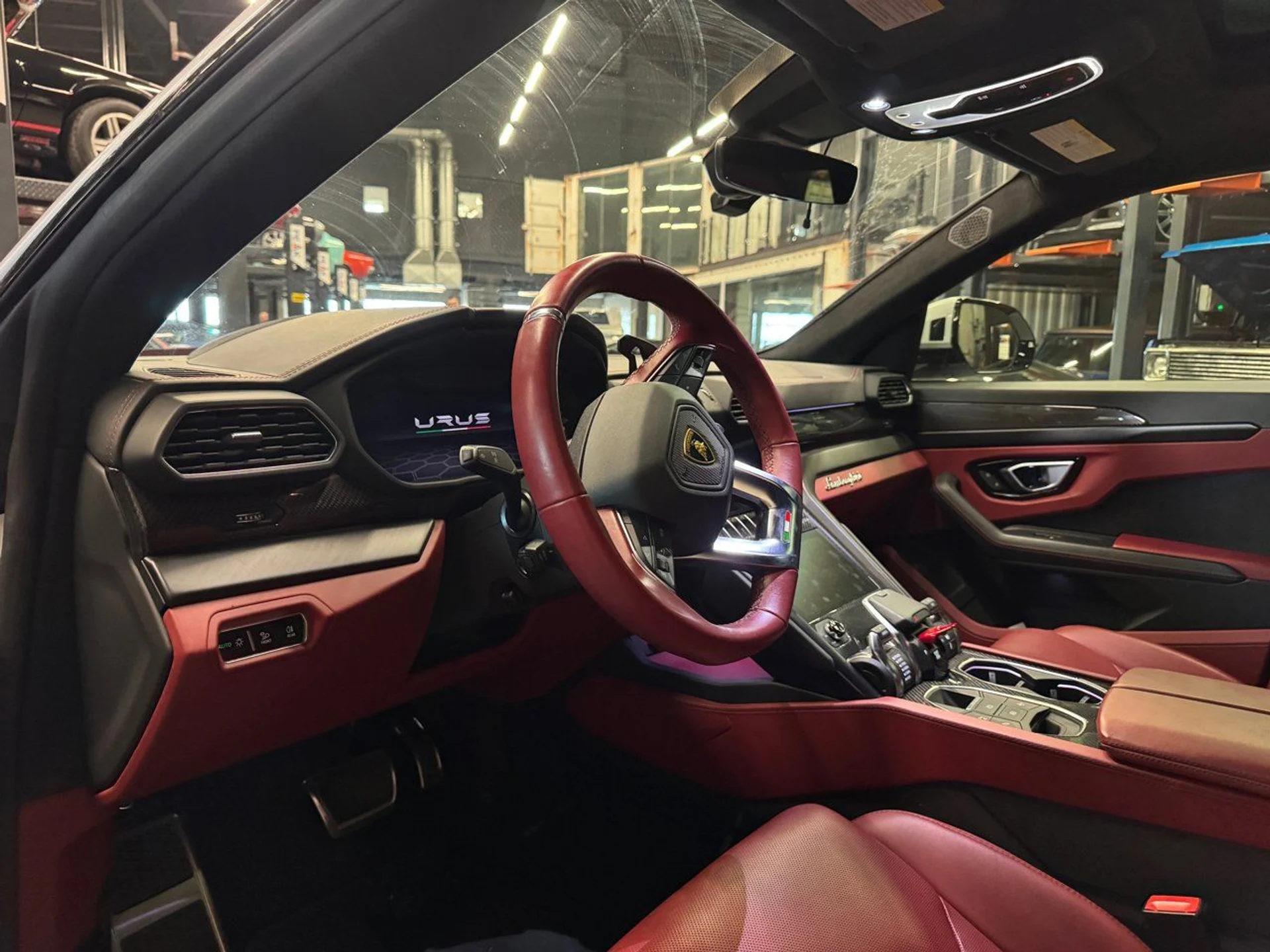 mph002_578041334_lamborghini_urus_2021_f26dac17f1