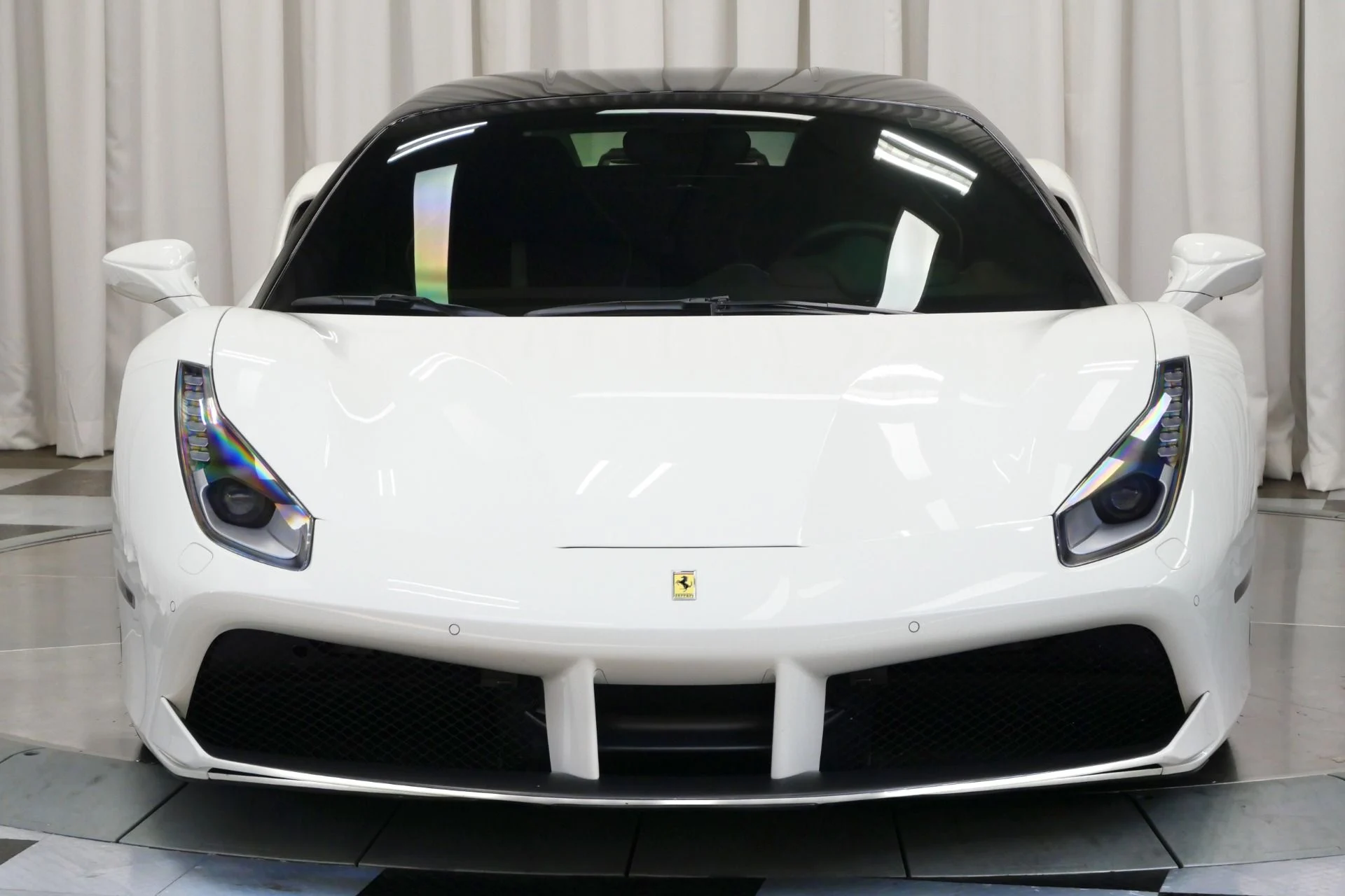 mph002_582117117_Used_2018_Ferrari_488_GTB_1755107199_2a0052df53