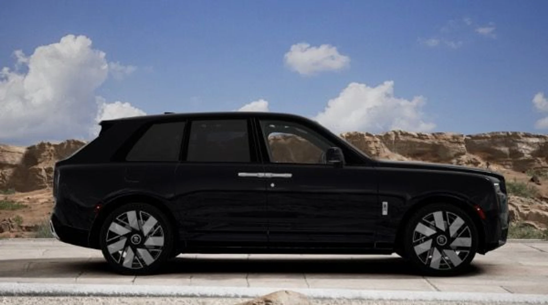 mph002_584418425_New_2026_Rolls_Royce_Cullinan_8fd49ab078