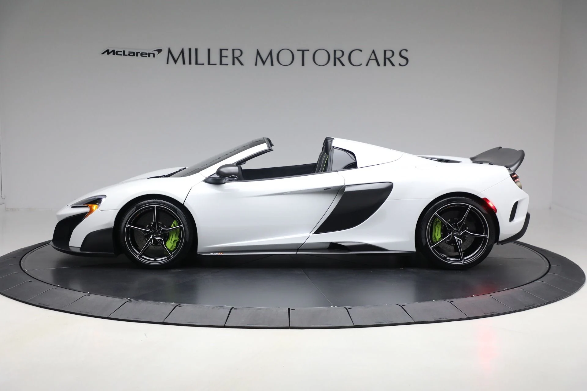 mph002_584779974_Used_2016_Mc_Laren_675_LT_Spider_3ec8630c28