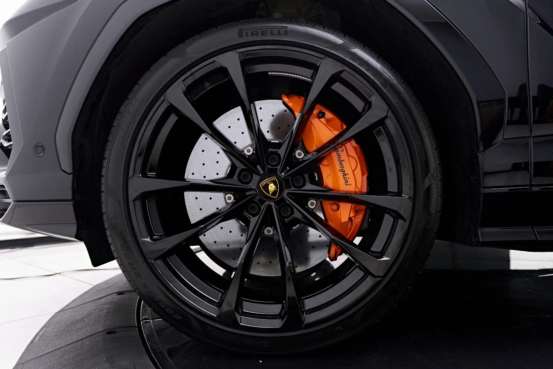 mph002_591999093_Used_2022_Lamborghini_Urus_1753311555_5fc4886eb8