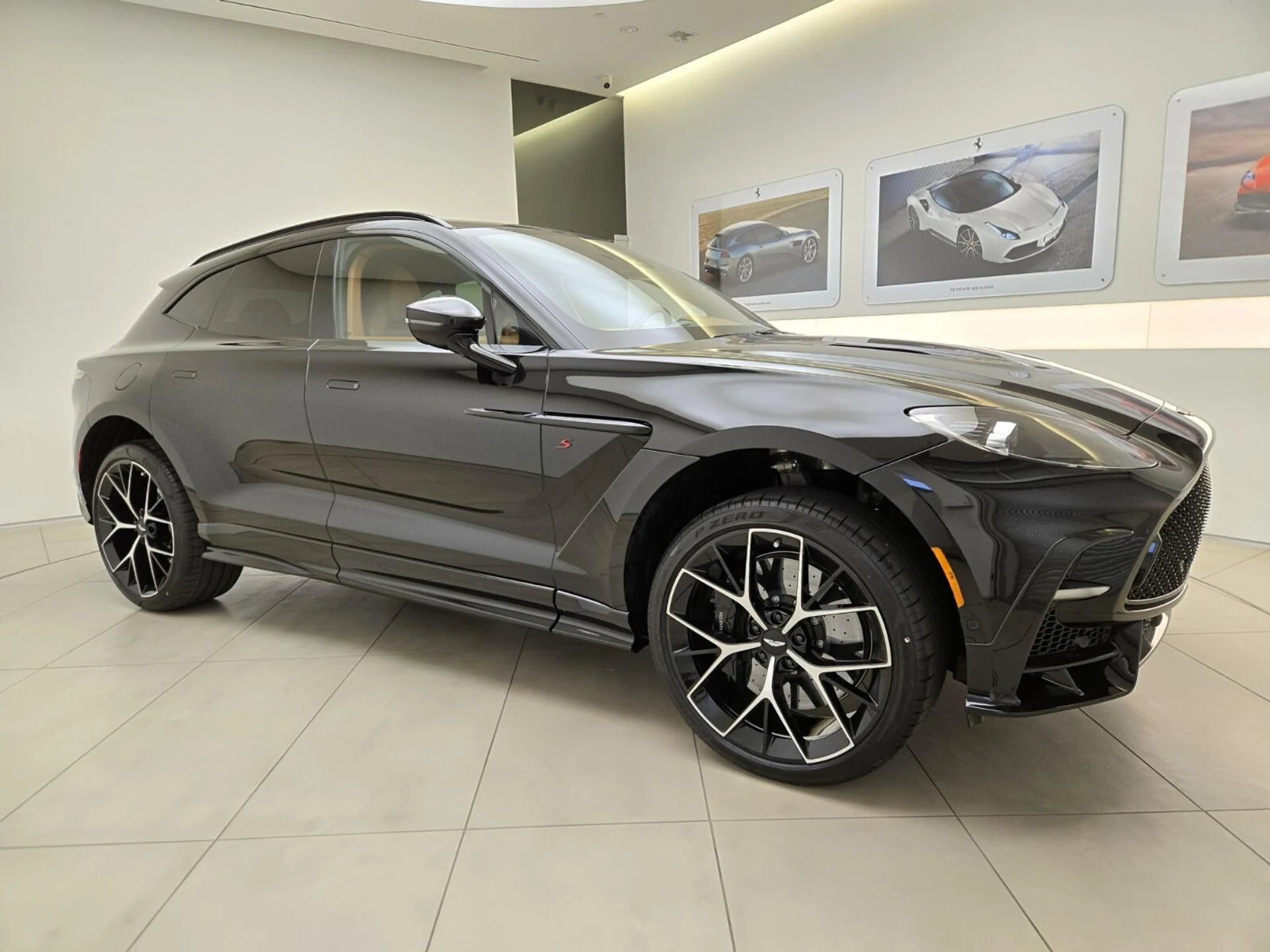 mph002_59260031_New_2026_Aston_Martin_DBX_S_1776489468_27ed22335e