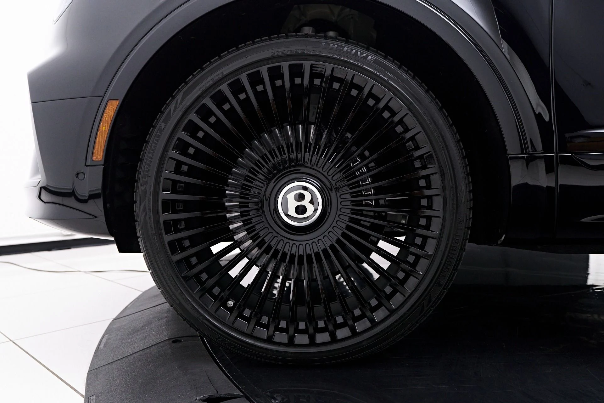 mph002_595420755_Used_2023_Bentley_Bentayga_EWB_1750381376_d7336ae9ff