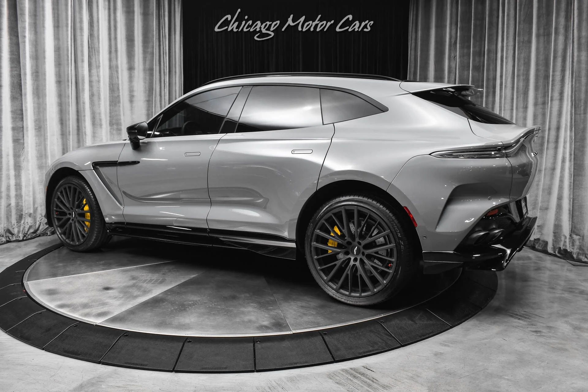 mph002_61138537_13519_p3_l_3e368a8831