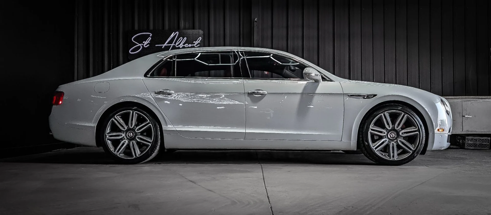 mph002_618730468_36587952_02765_2017_bentley_flying_spur_008_fdbedc0888