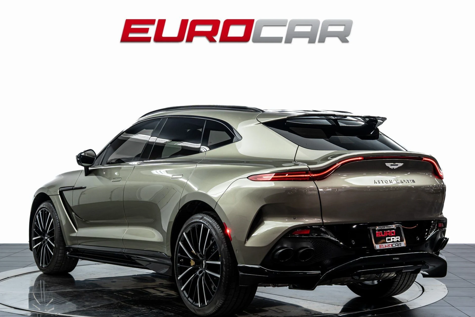 mph002_629269302_image_3_8b64335f04