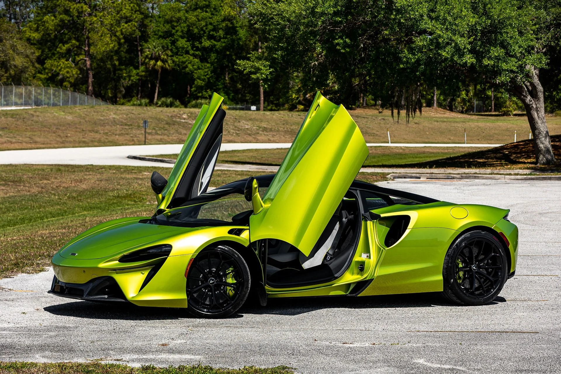 mph002_632145974_Used_2023_Mc_Laren_Artura_004292d6c1