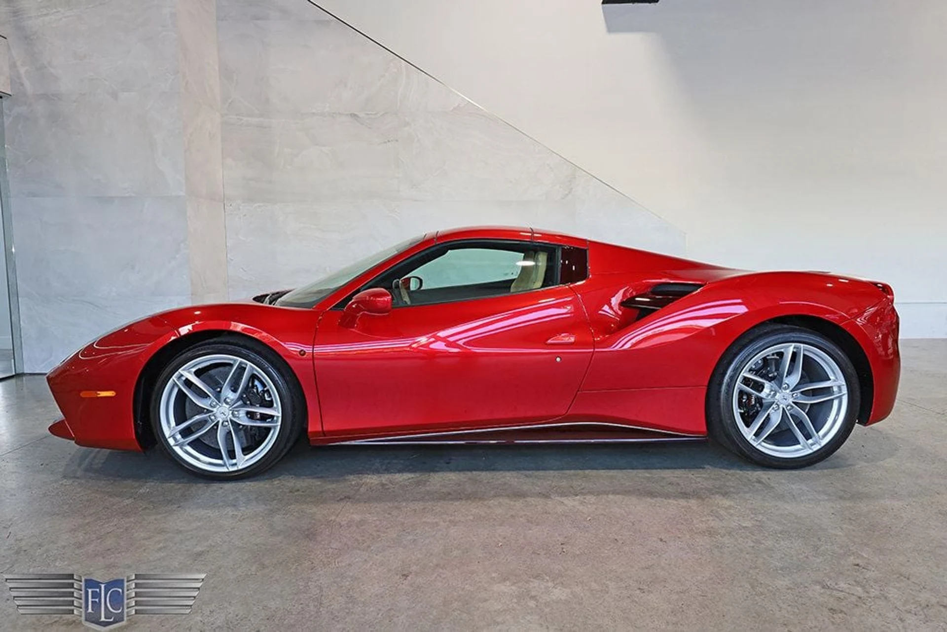 mph002_642681536_used_2019_ferrari_488_spider_convertible_9689_22929028_3_1024_1d7d0708f5