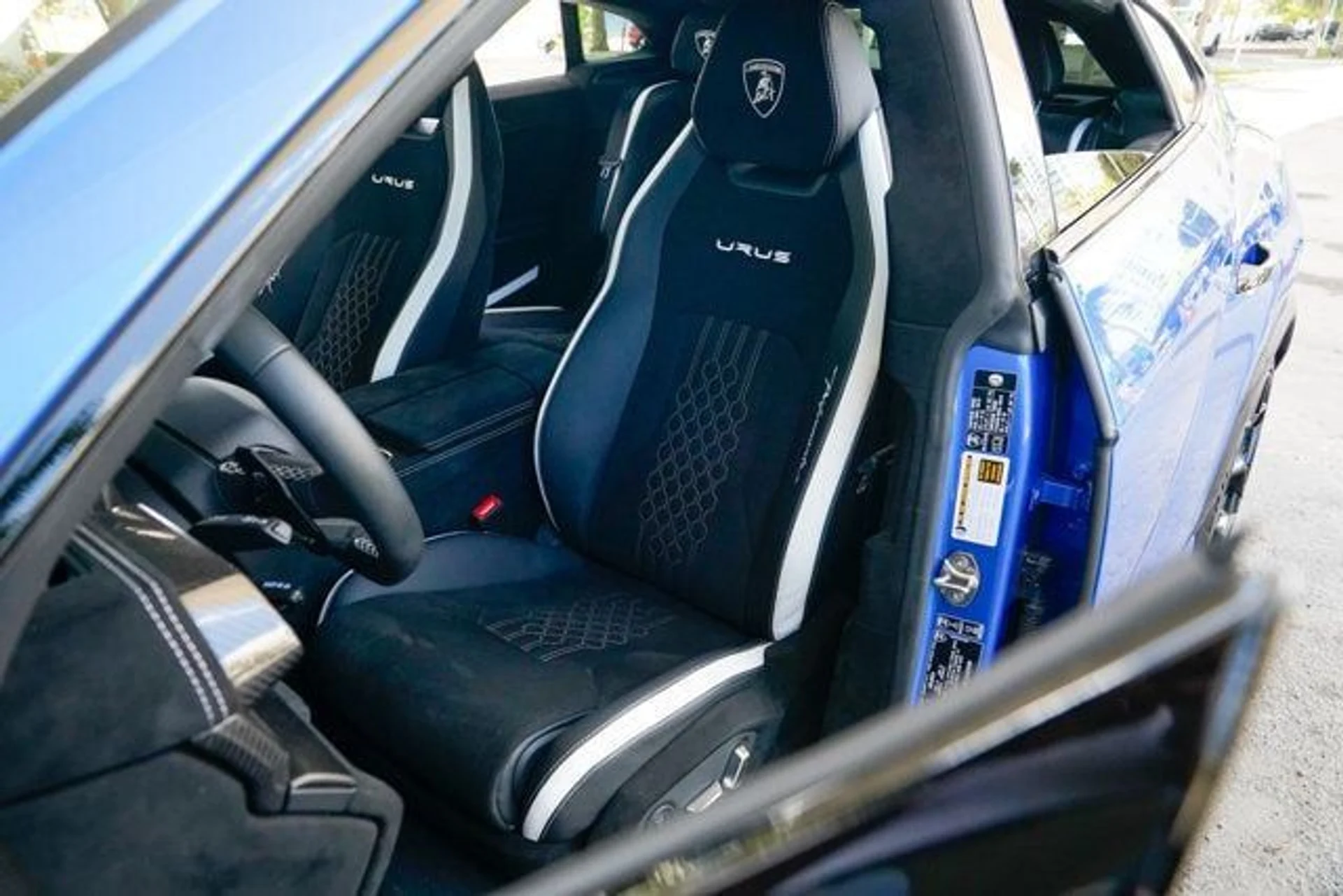 mph002_648469321_used_2024_lamborghini_urus_performanteawd_14354_22887761_3_640_4d653df8f4