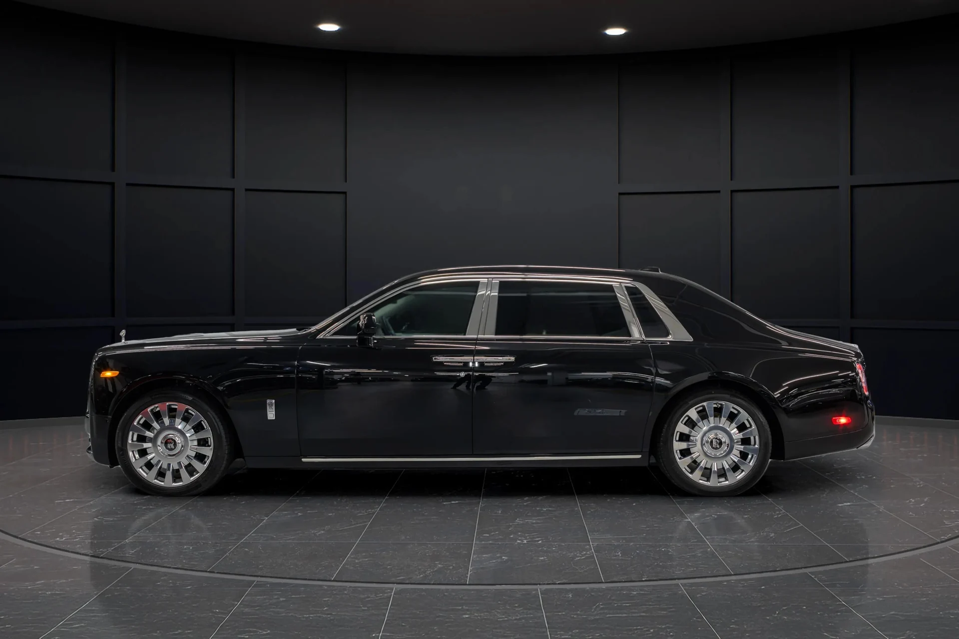 mph002_648839377_be3b0a19_5fc2_4aba_b220_2acb4935f0c3_202420_Rolls_Royce20_Phantom20_Extended20_Wheelbase2028_SCATT_8_C02_RU_22331429_6_4d0edbe709