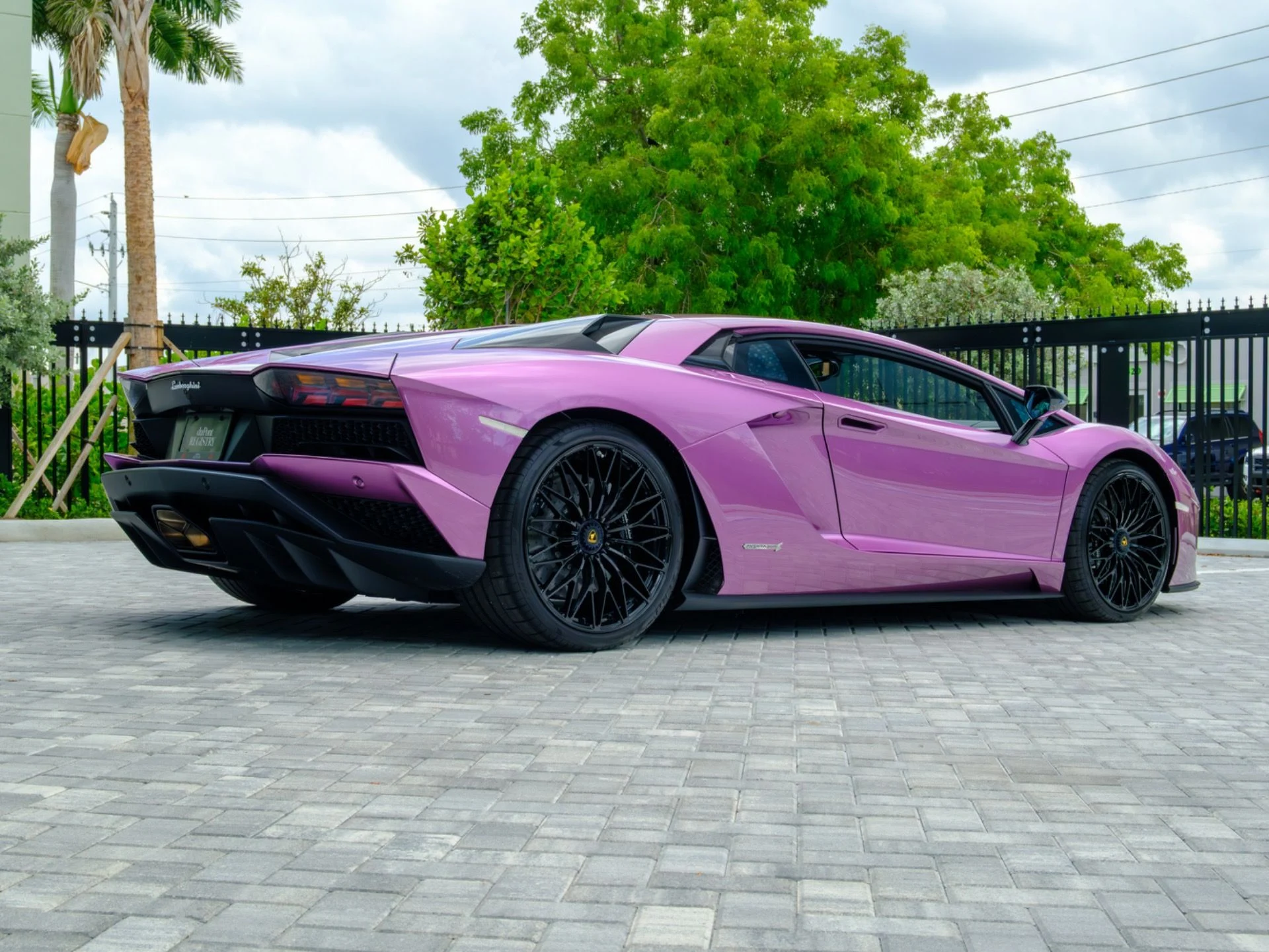 mph002_667344500_Used_2018_Lamborghini_Aventador_S_1778520653_4bba076528
