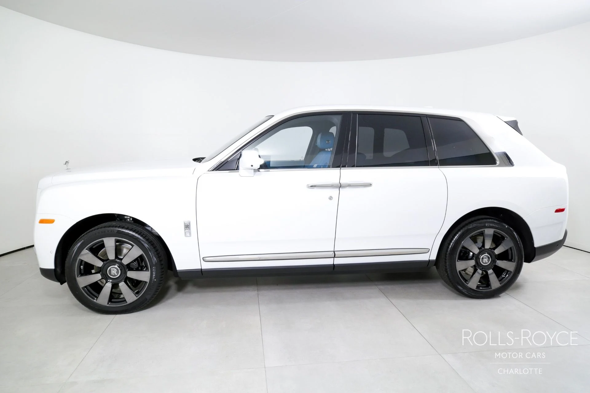 mph002_672792829_Used_2024_Rolls_Royce_Cullinan_1715875988_34786acef6