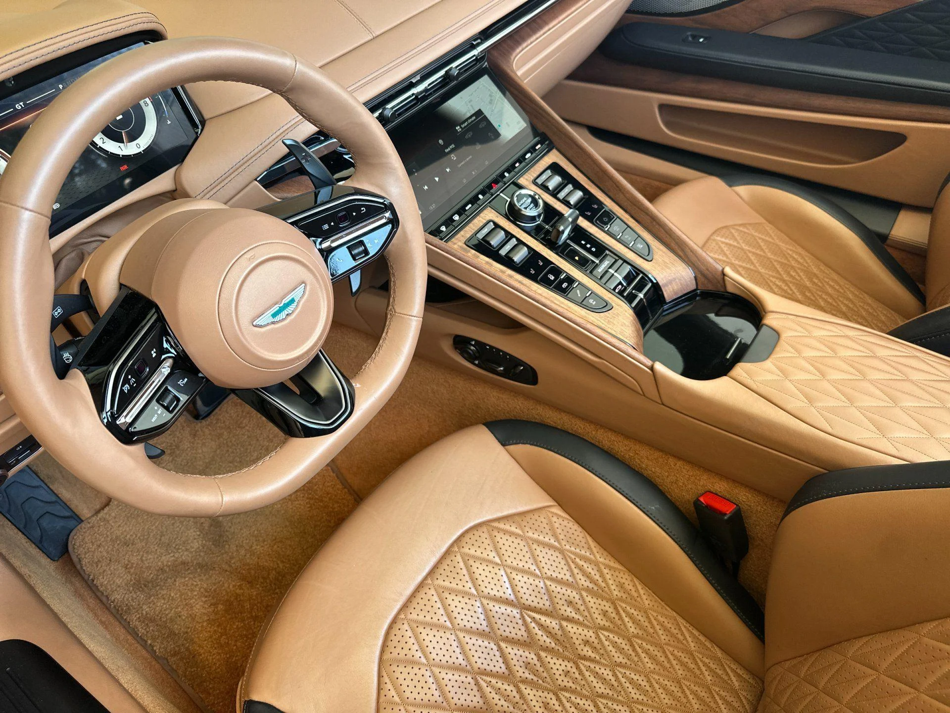 mph002_677833700_Used_2025_Aston_Martin_DB_12_Volante_1778229482_4835e33a30